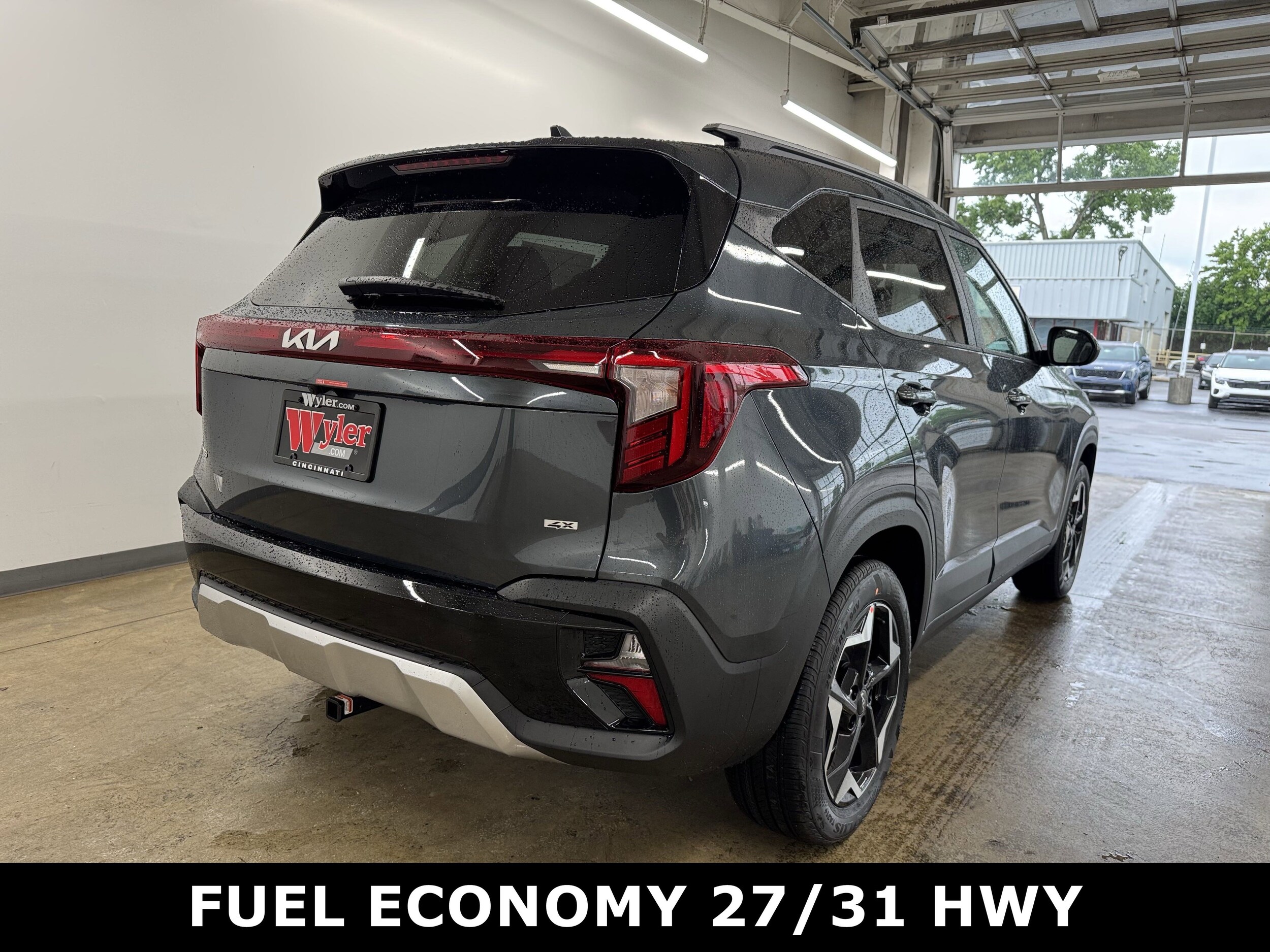 2025 Kia Seltos S photo 3