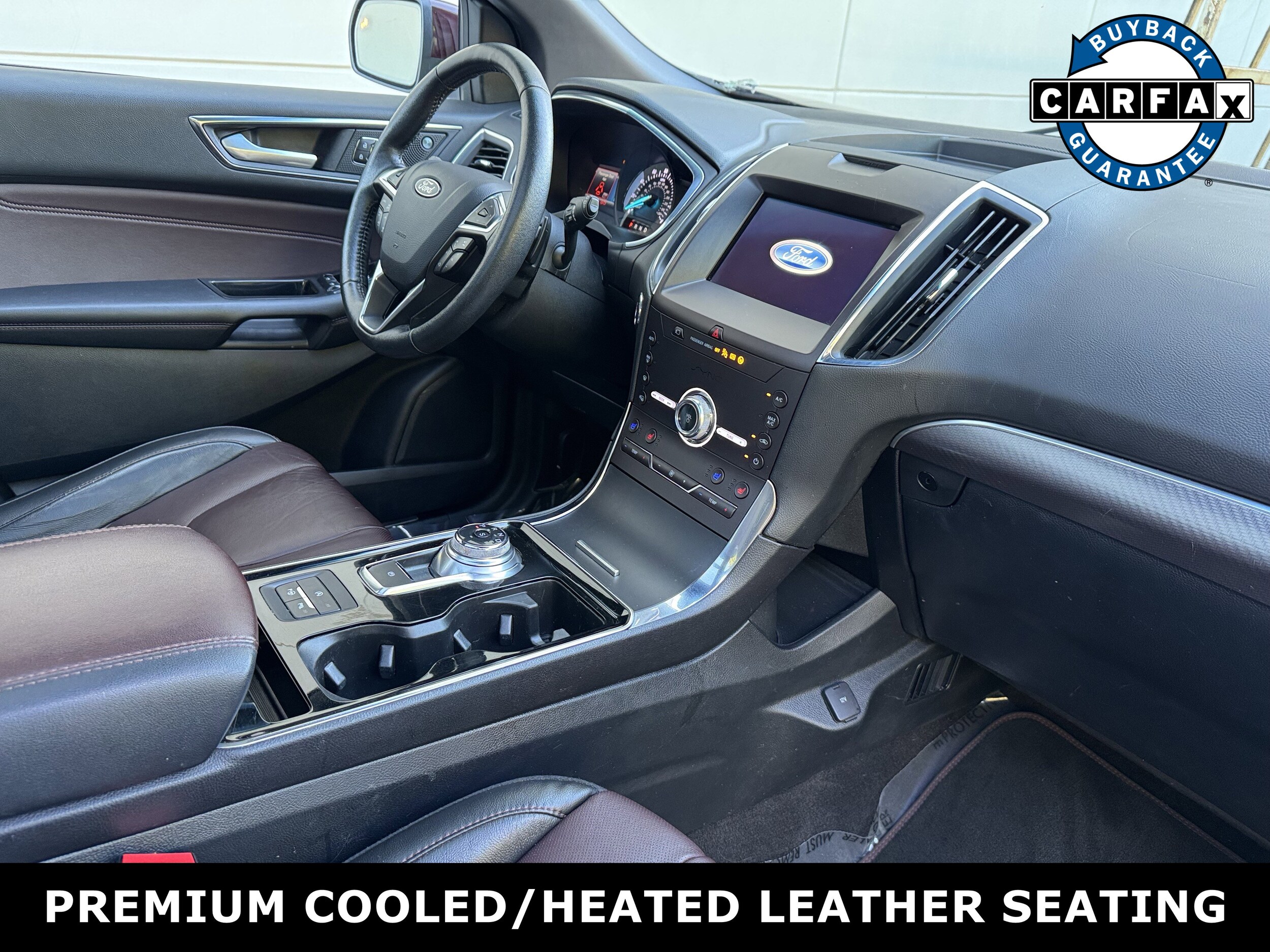 2020 Ford Edge Titanium photo 2