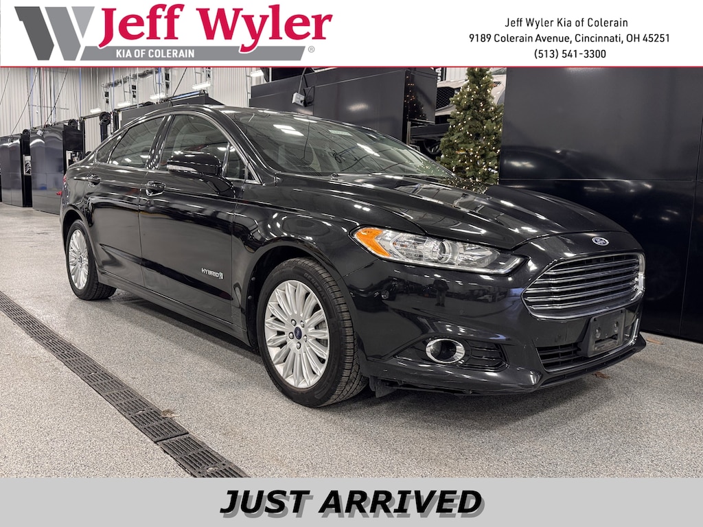 Used 2013 Ford Fusion Hybrid SE Sedan