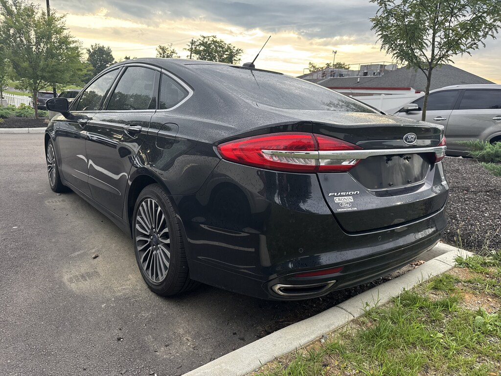 Used 2017 Ford Fusion SE Sedan