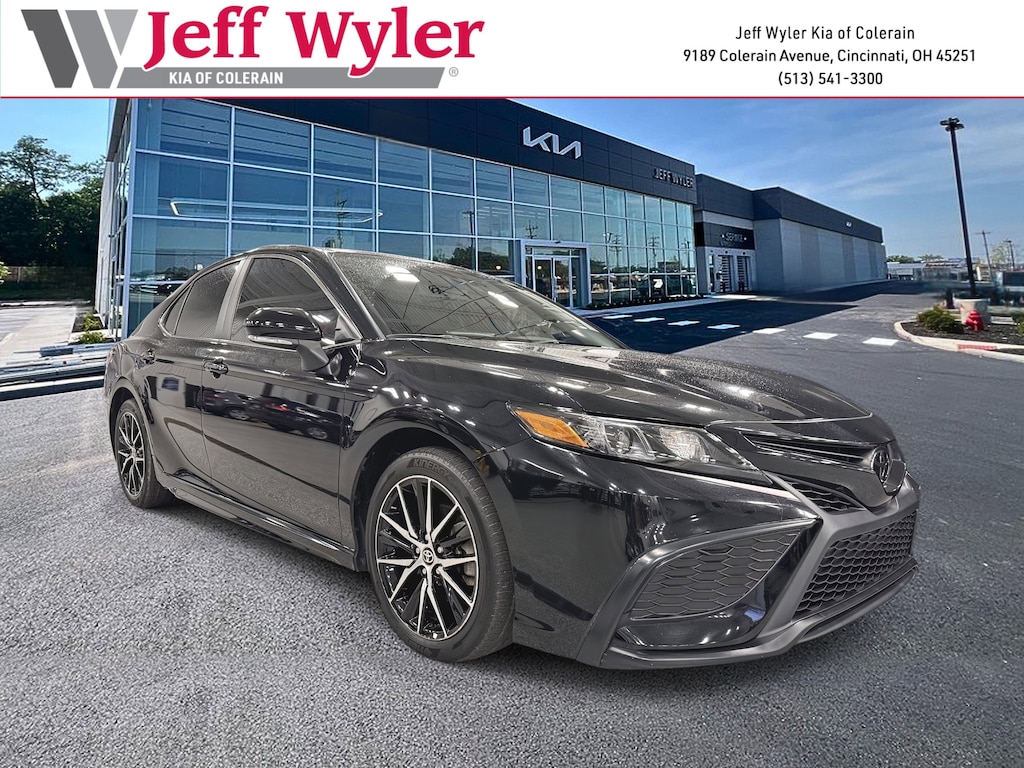 Used 2024 Toyota Camry SE Sedan