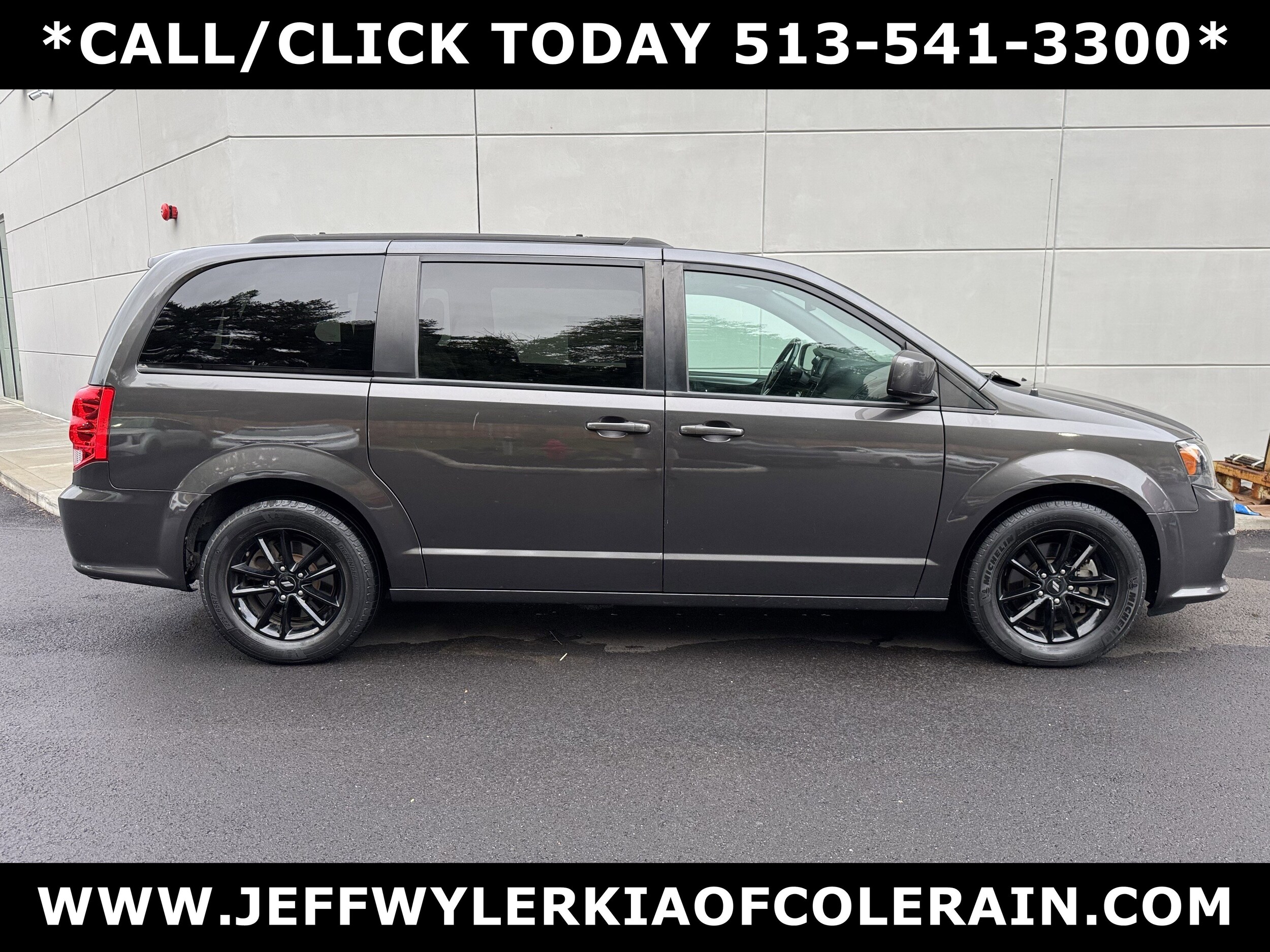 2019 Dodge Grand Caravan GT photo 2