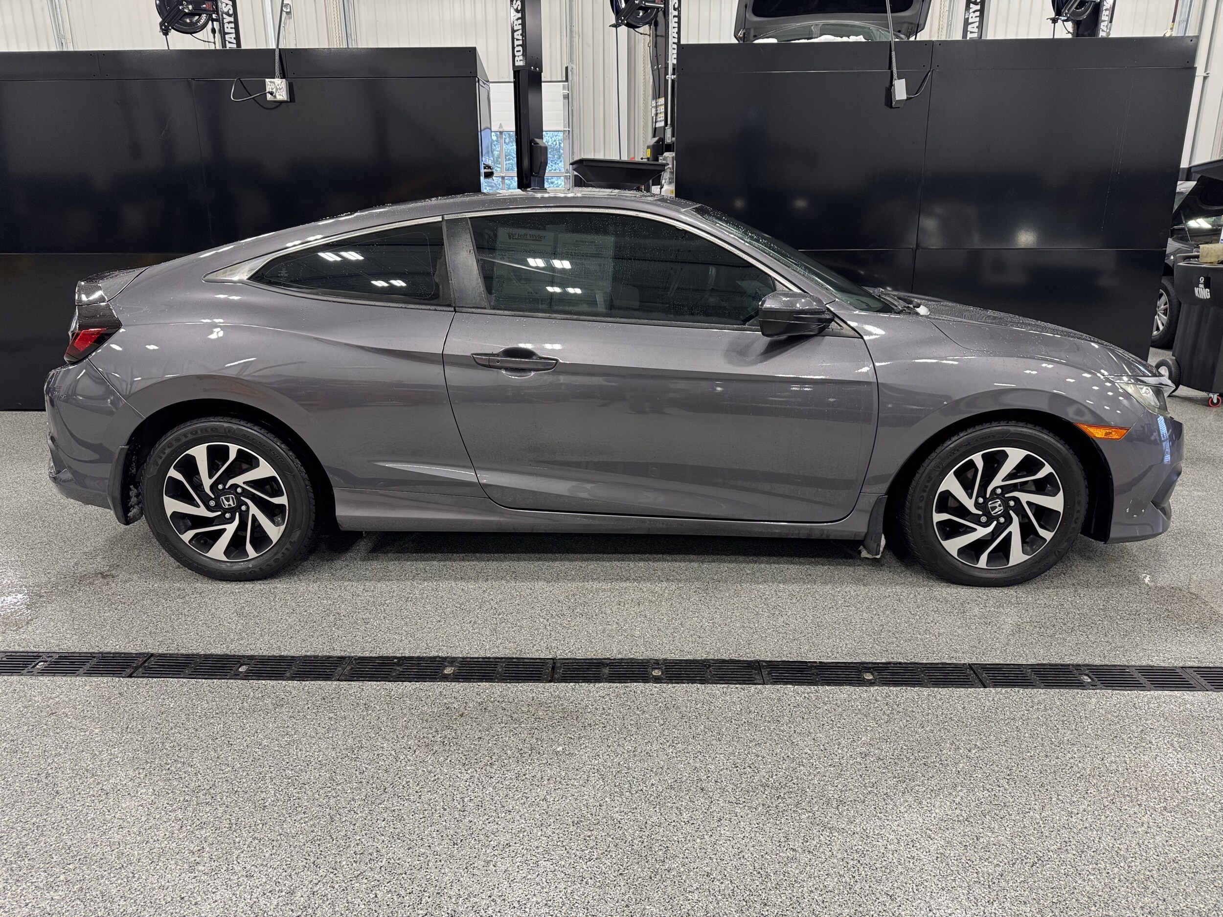 2018 Honda Civic photo 2