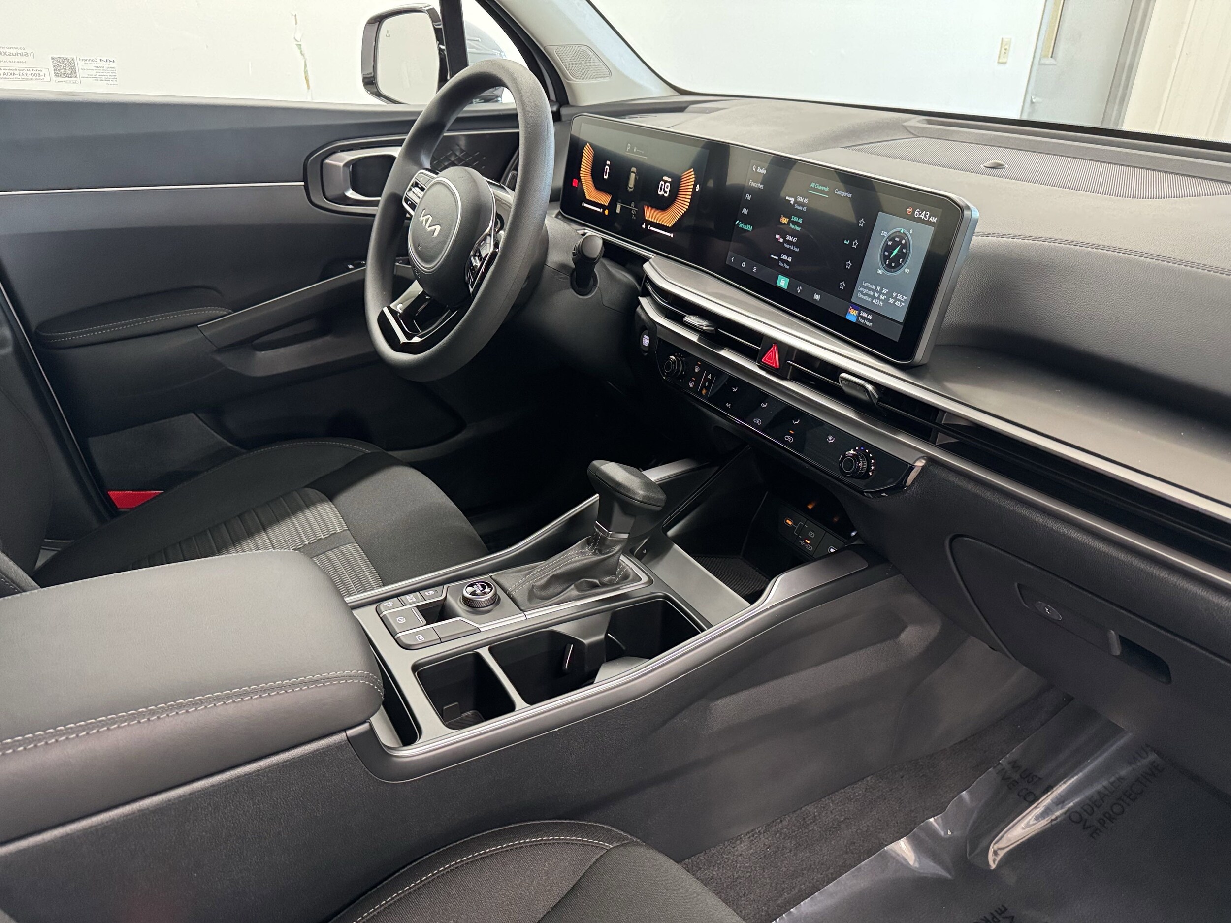 2025 Kia Sorento LX photo 4