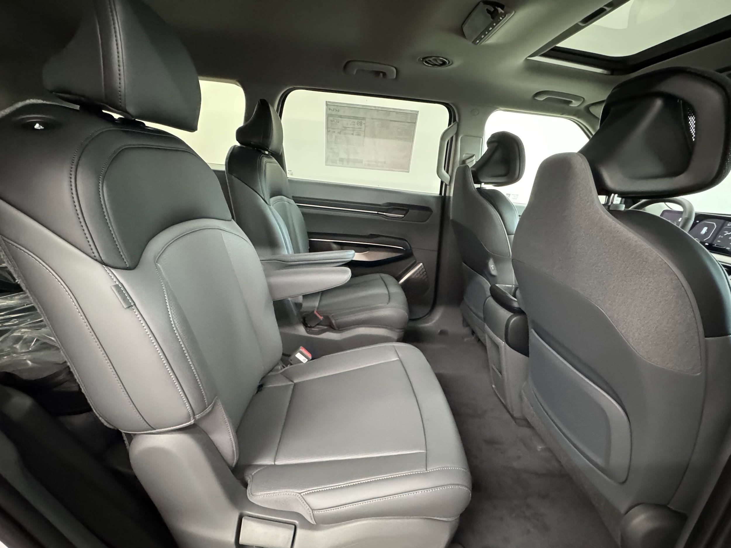 2026 Kia EV9 Light L/R - Photo 25