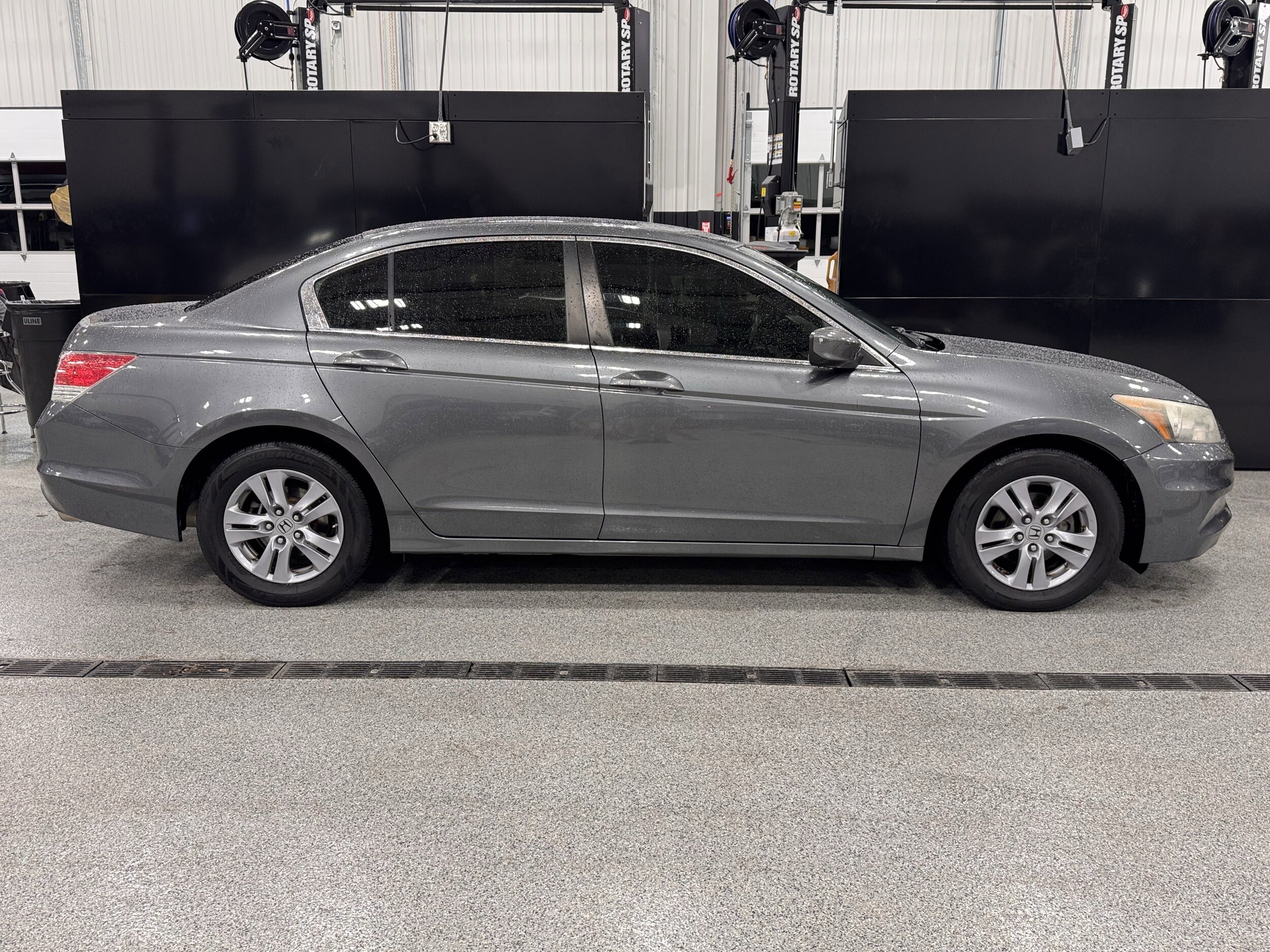 2011 Honda Accord LX-P photo 2