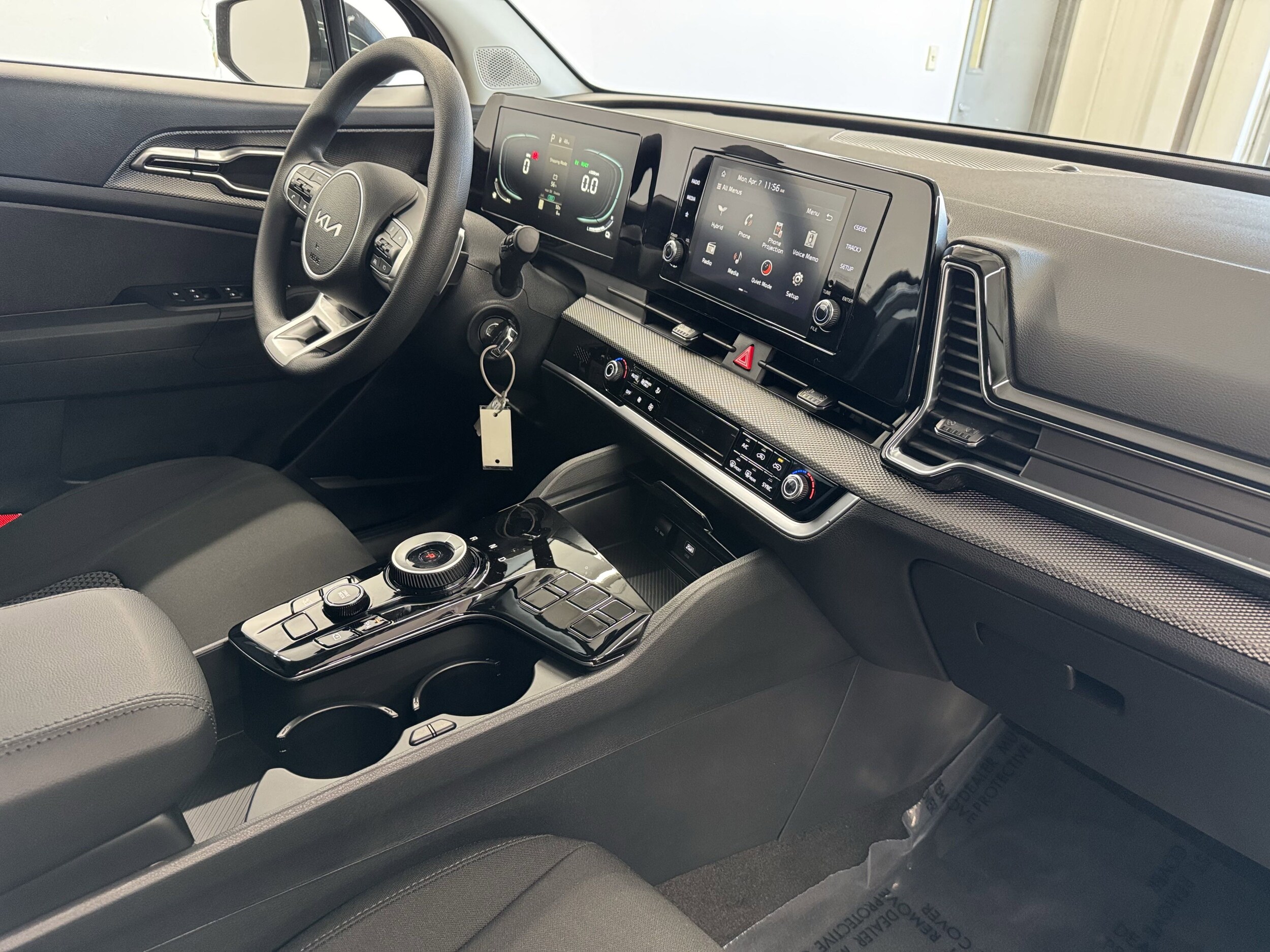 2025 Kia Sportage Hybrid LX photo 4