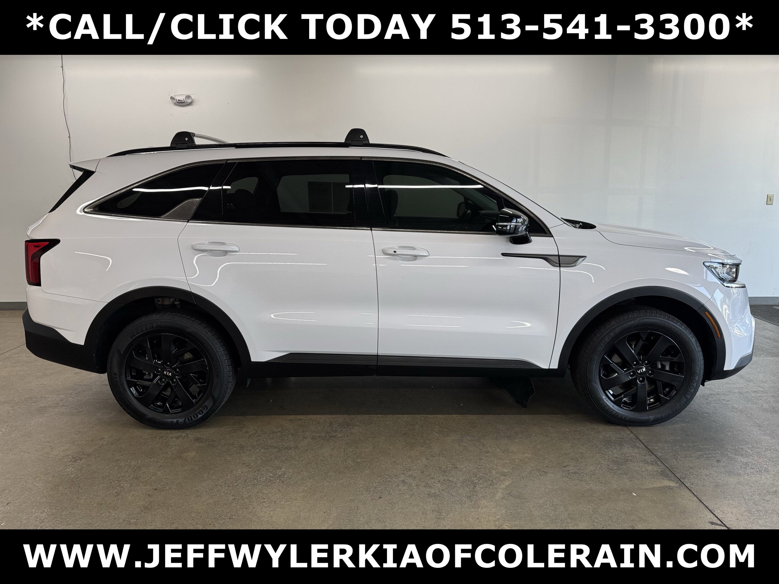 2021 Kia Sorento S photo 2