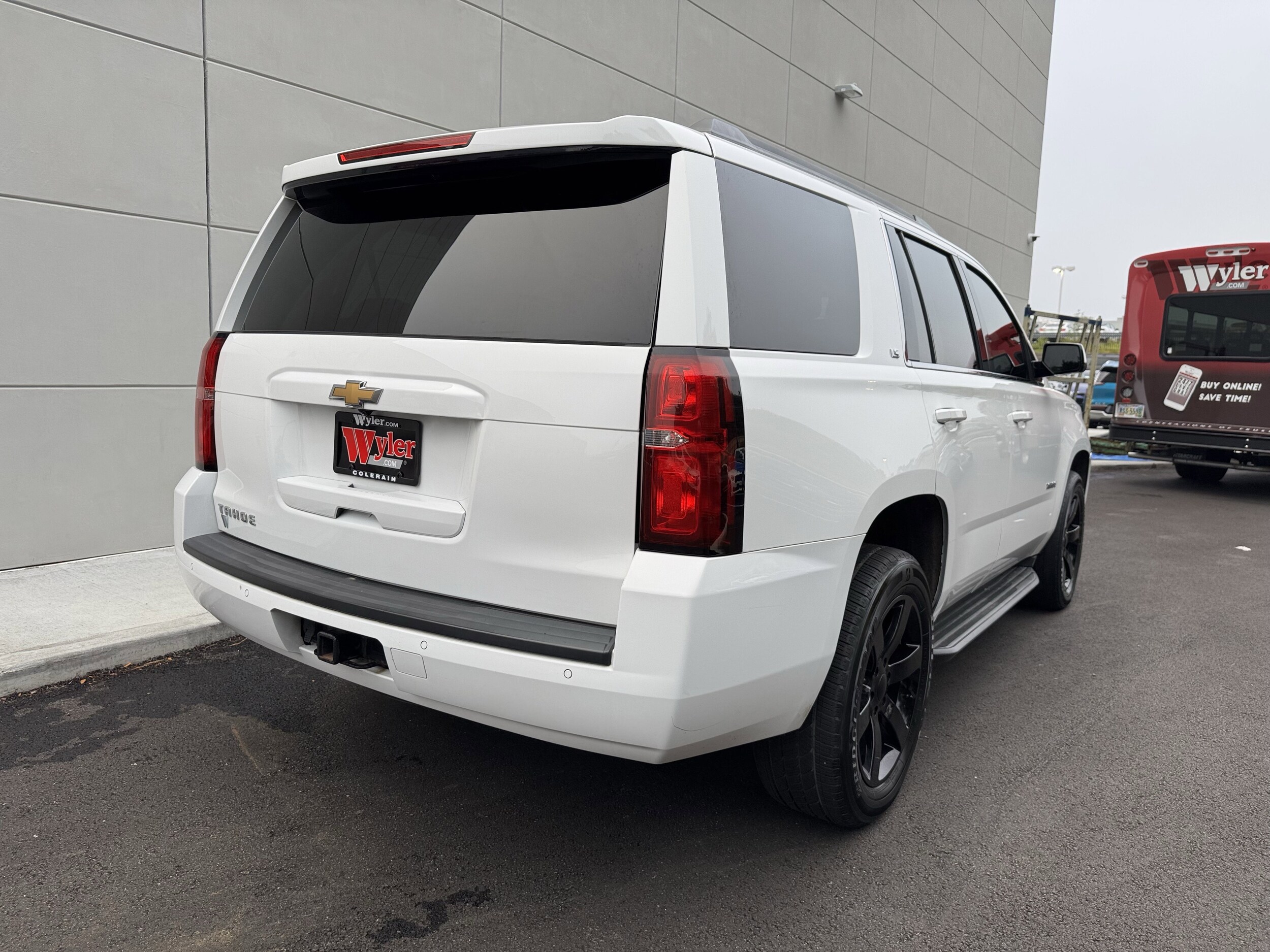 2016 Chevrolet Tahoe LS photo 2