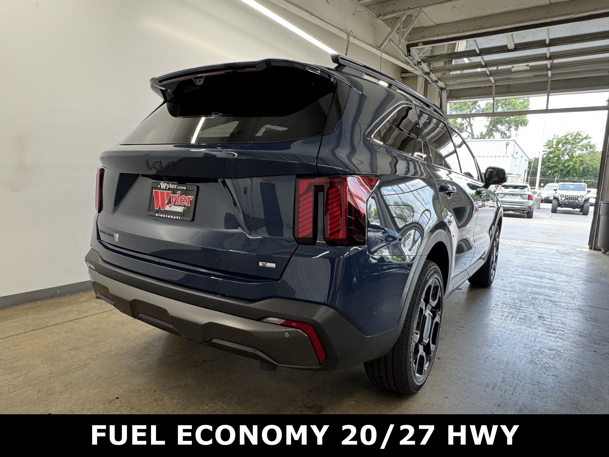 2025 Kia Sorento X-Line SX Prestige photo 2