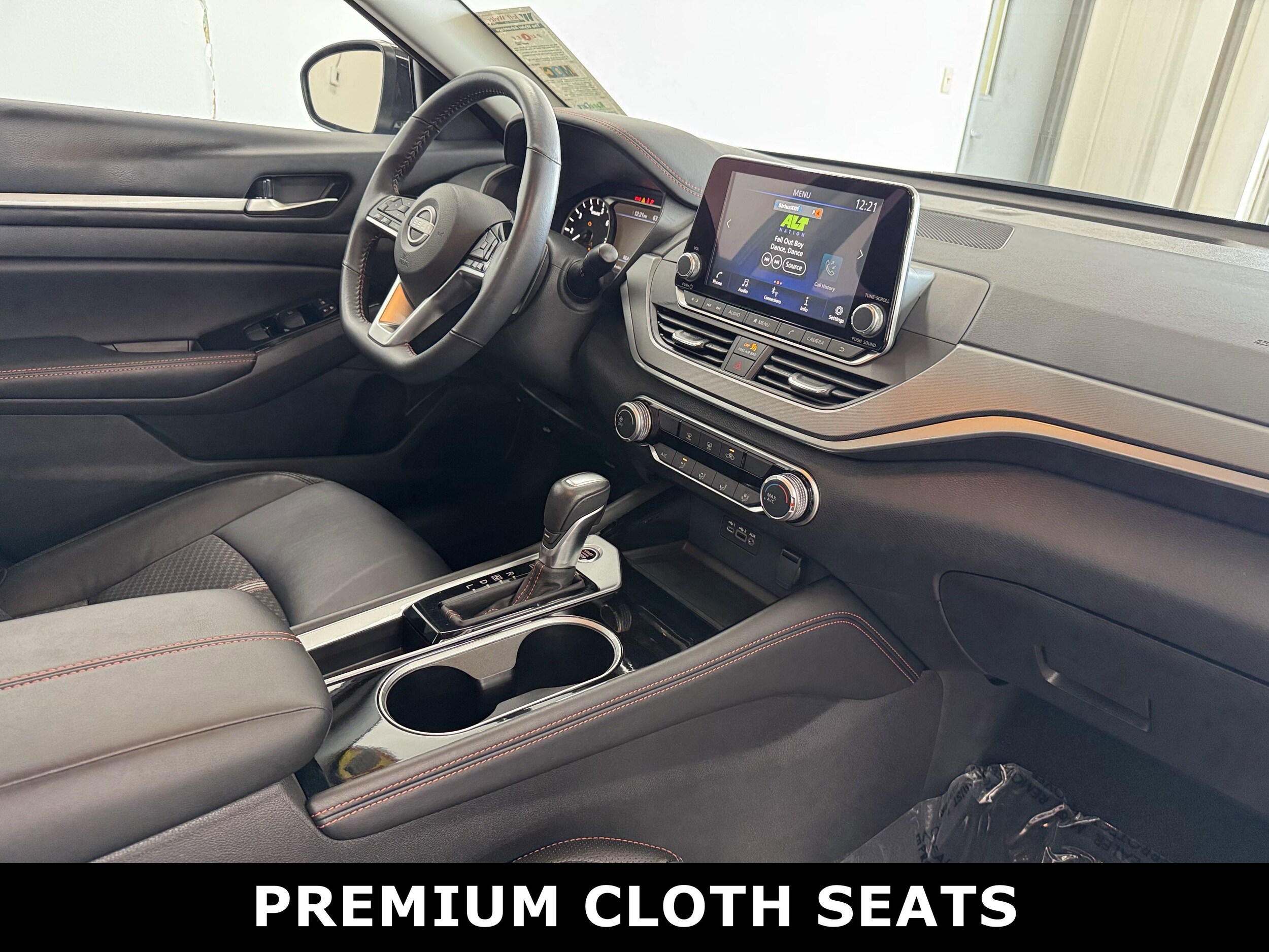 2024 Nissan Altima 2.5 SR photo 4