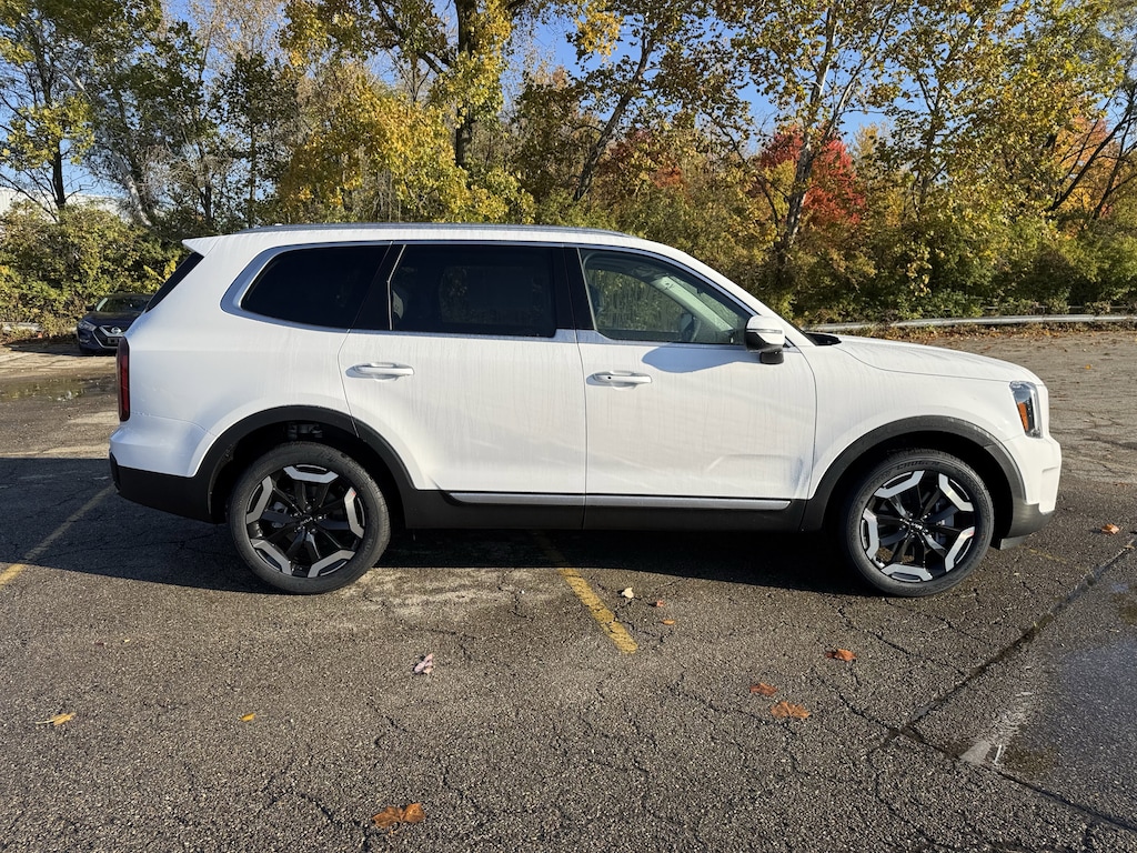 New 2025 Kia Telluride S SUV