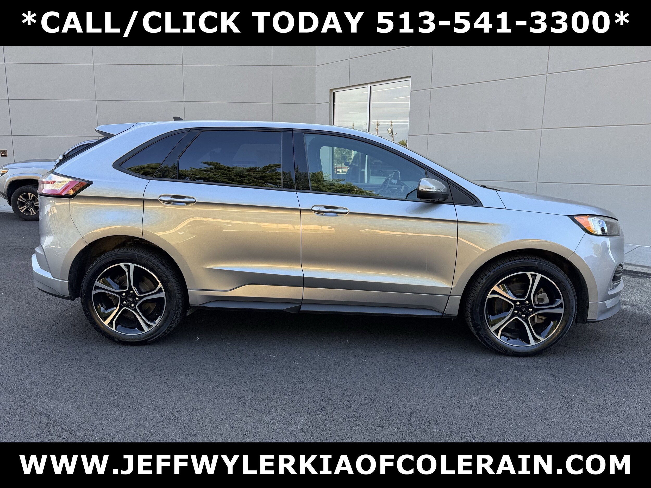 2022 Ford Edge ST photo 2