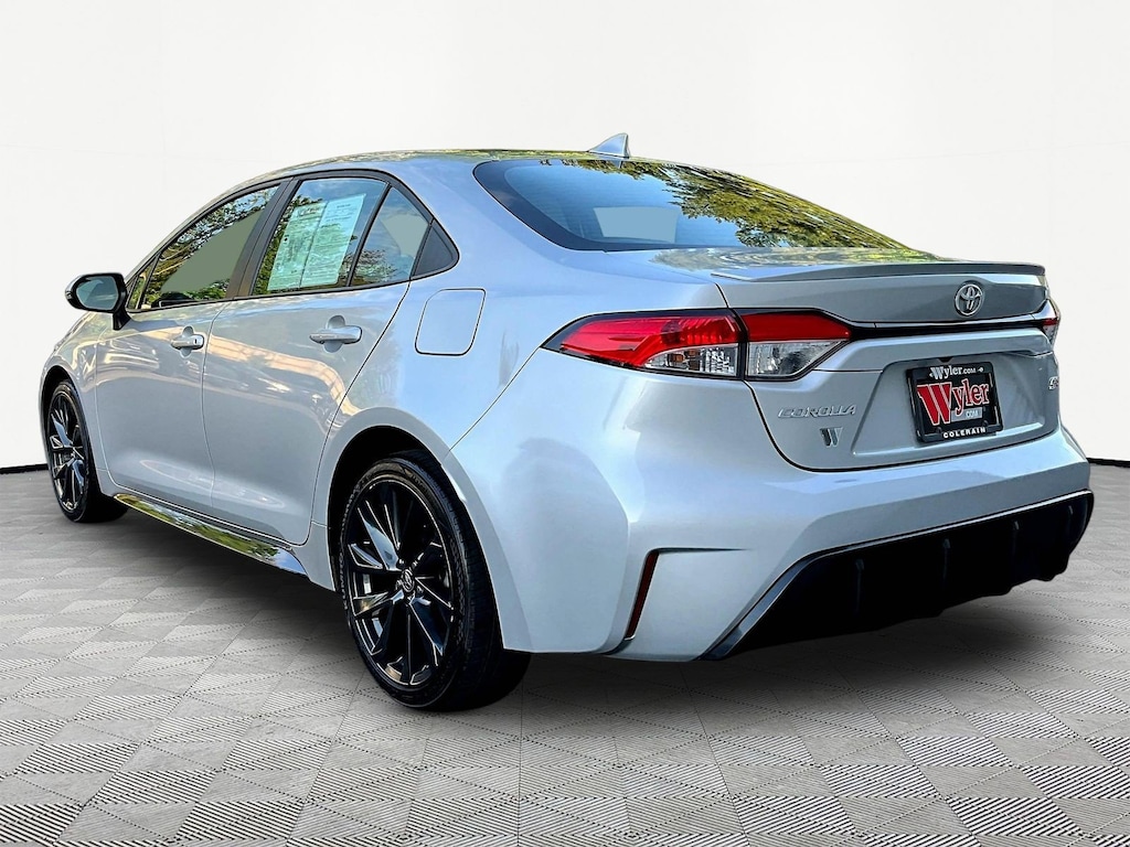 Used 2024 Toyota Corolla SE Sedan
