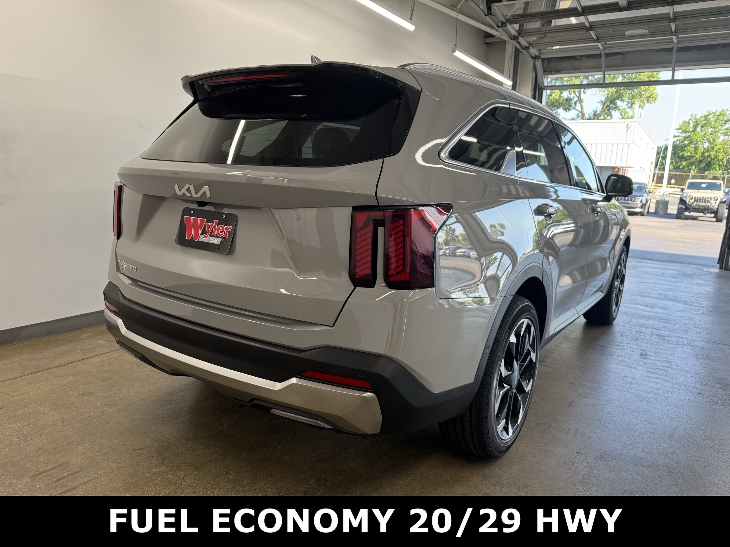 2025 Kia Sorento SX photo 3