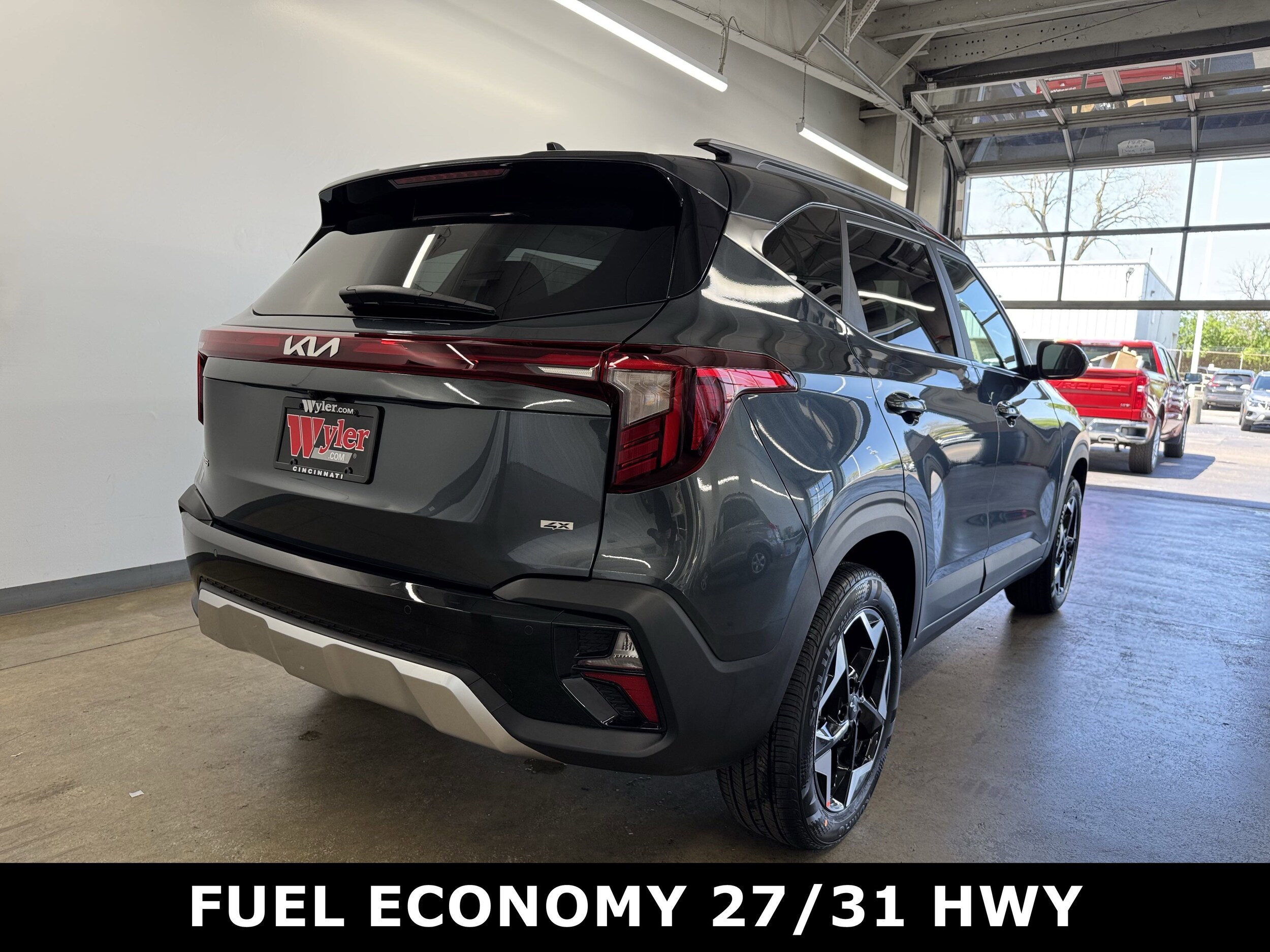 2025 Kia Seltos EX photo 3