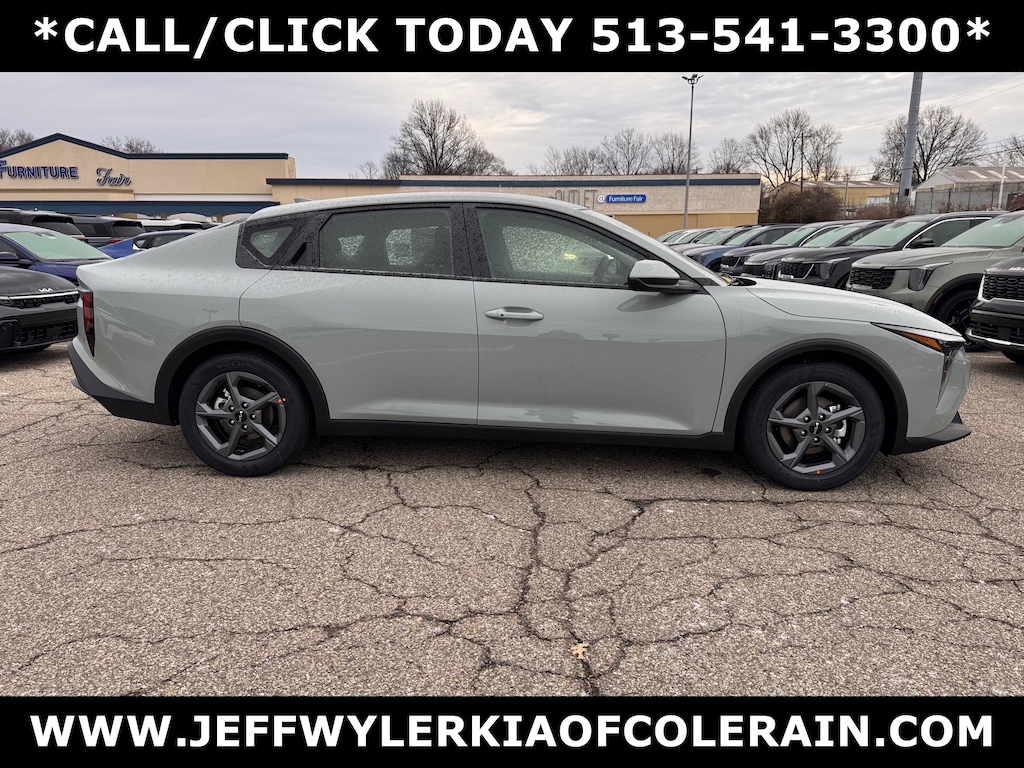 New 2026 Kia K4 LXS Sedan