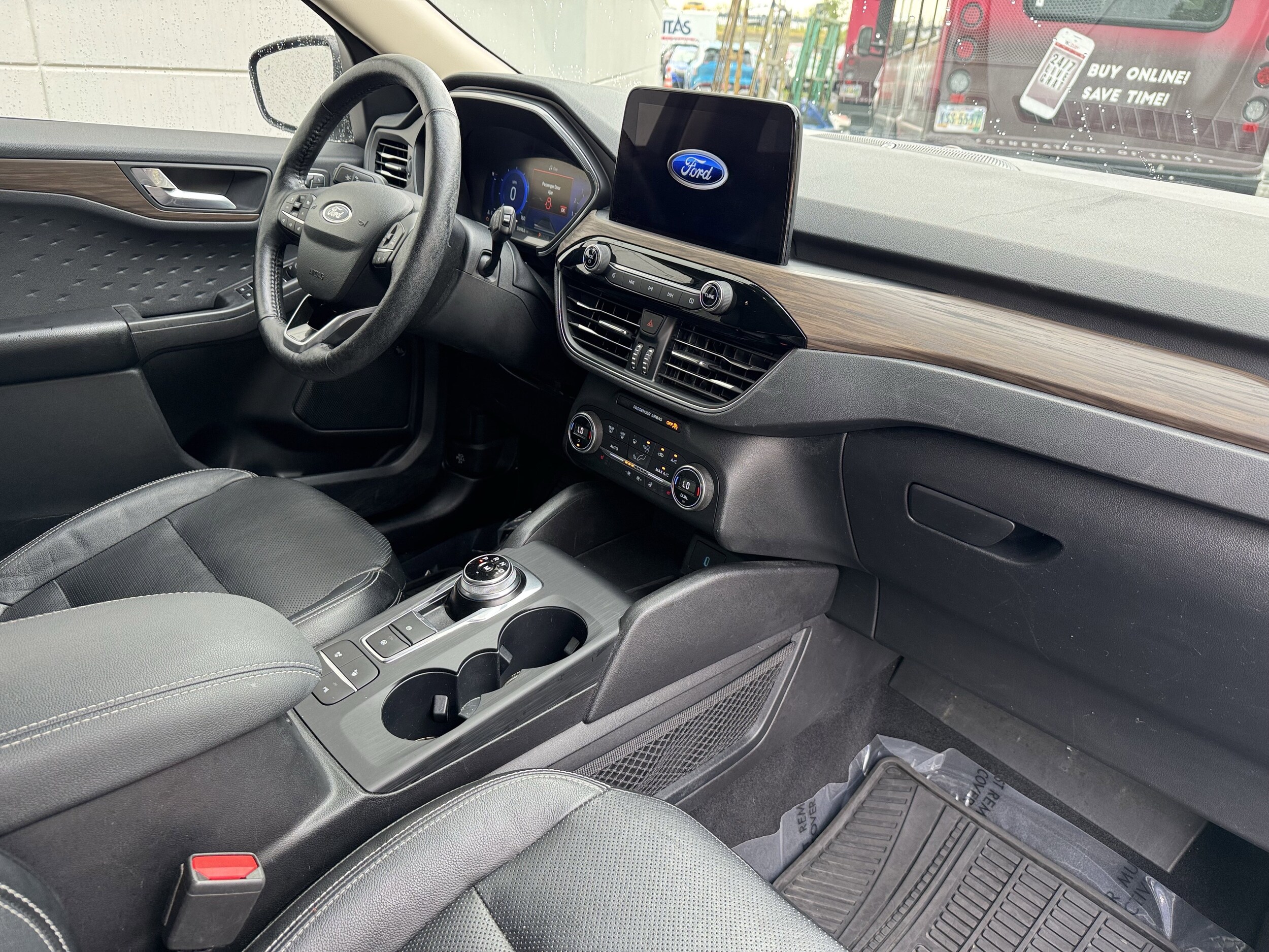2020 Ford Escape Titanium photo 4
