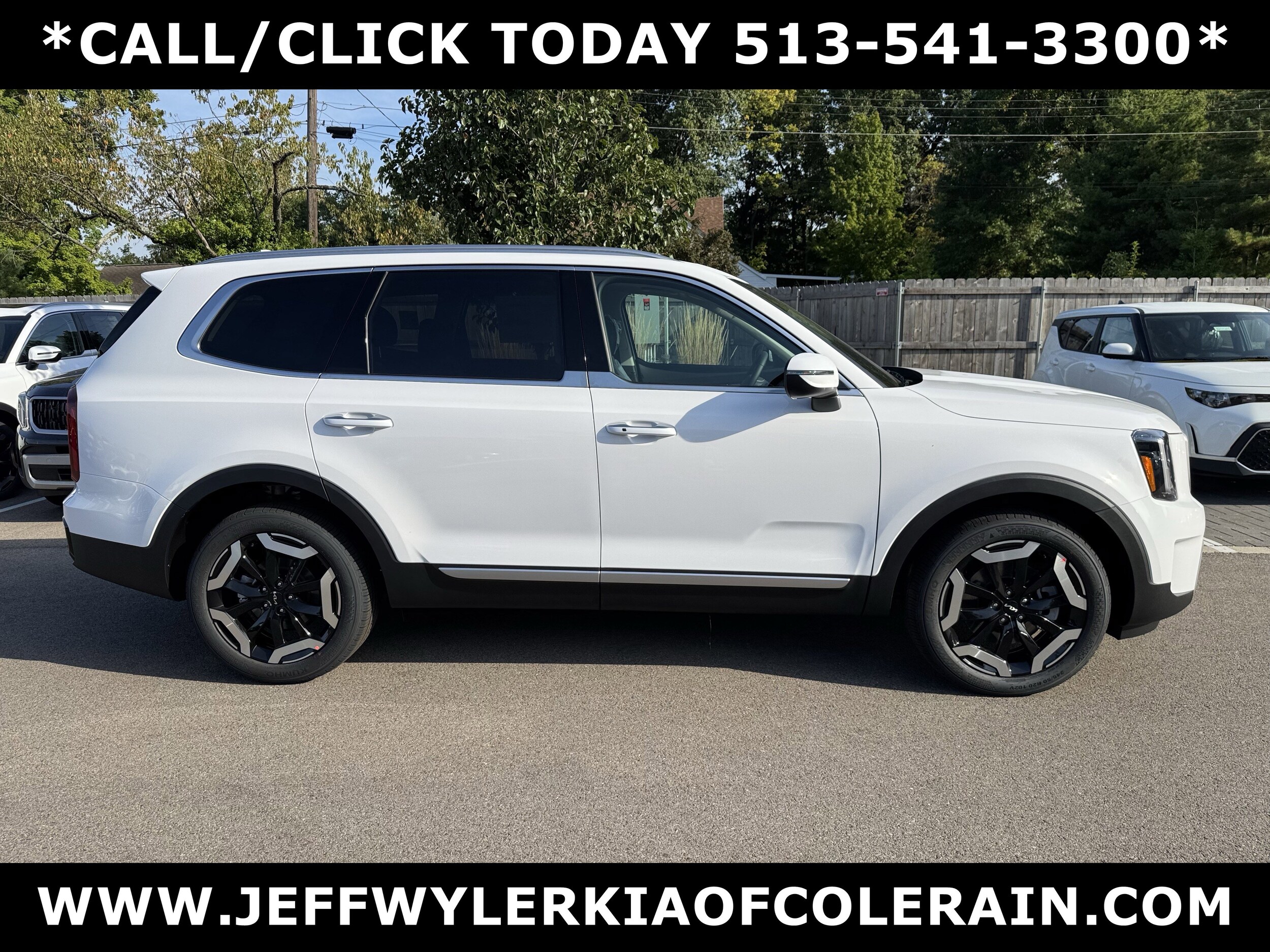 2025 Kia Telluride S photo 2