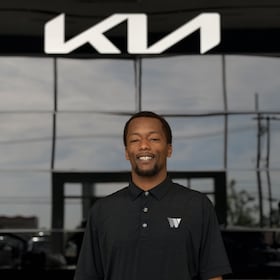Staff member Chico Robinson from ID_e095cee4b078