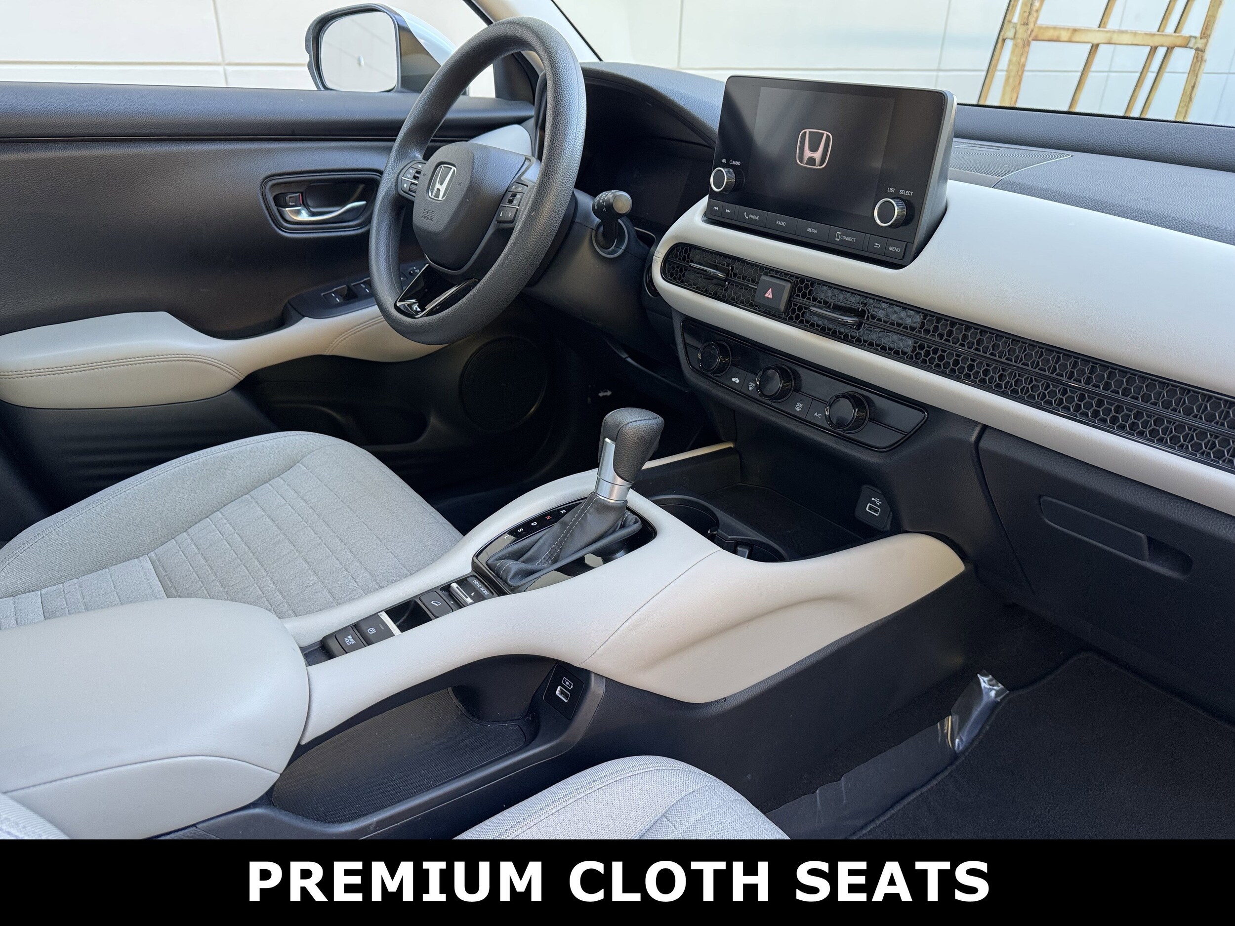 2023 Honda HR-V LX photo 4
