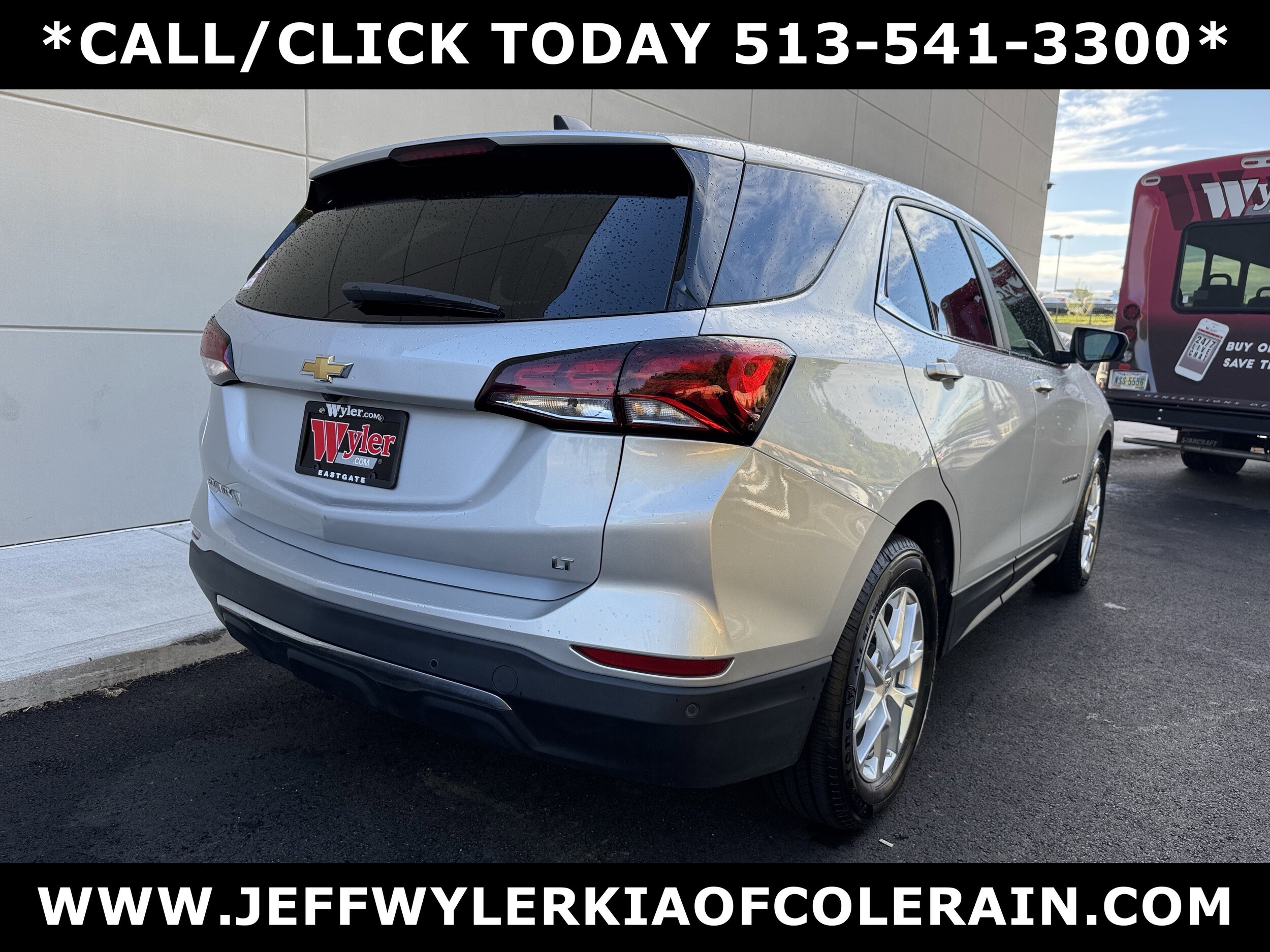 2022 Chevrolet Equinox LT photo 3