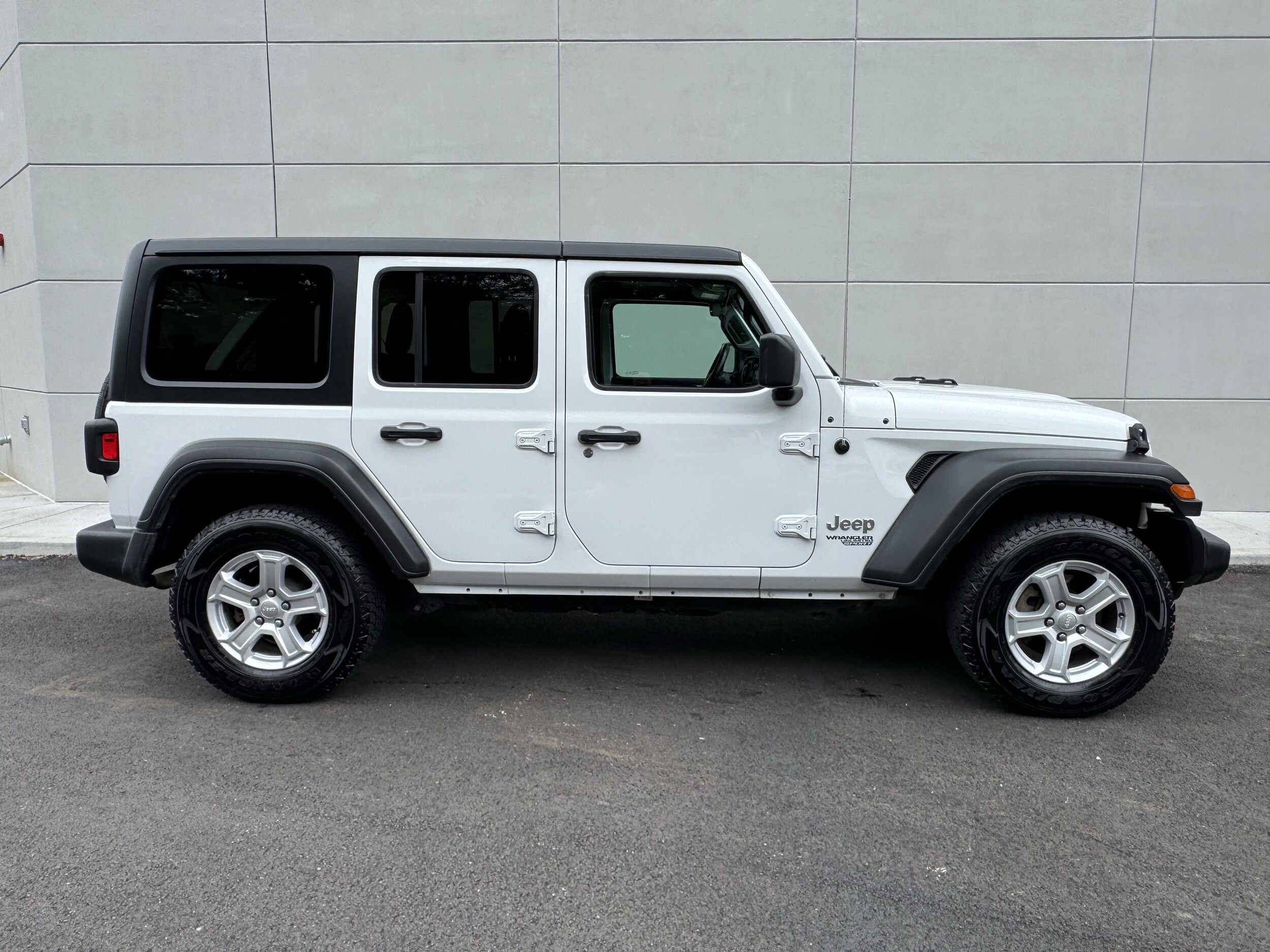2021 Jeep Wrangler Unlimited Sport photo 2