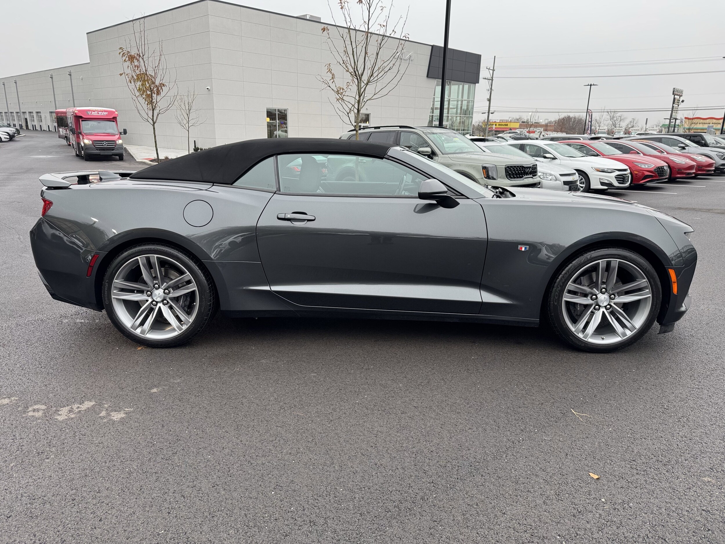 2017 Chevrolet Camaro 2SS photo 2