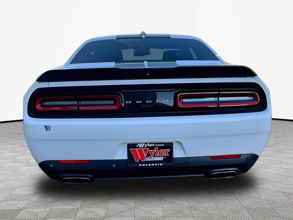 Used 2016 Dodge Challenger SXT Coupe