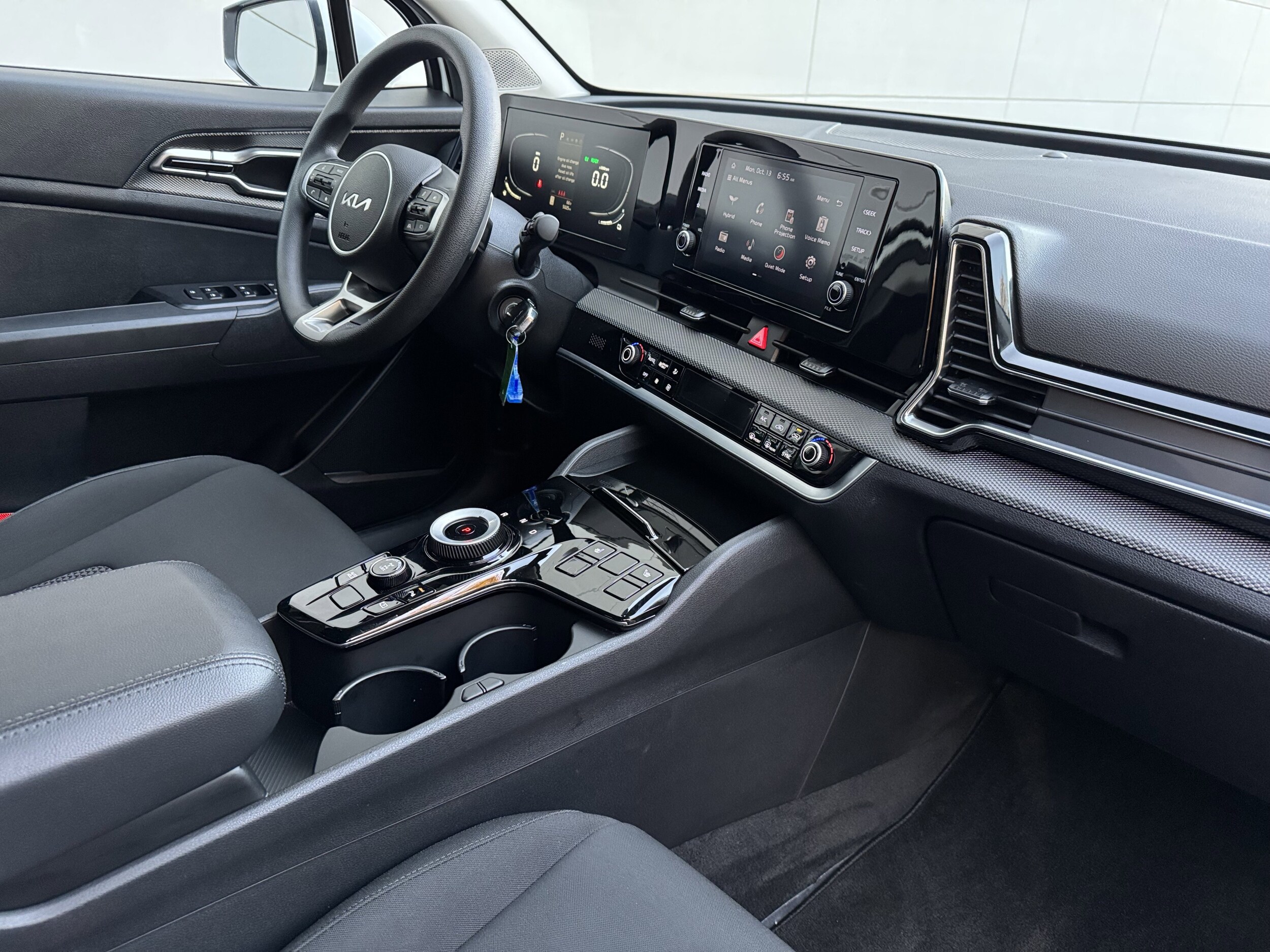 2023 Kia Sportage Hybrid LX photo 4