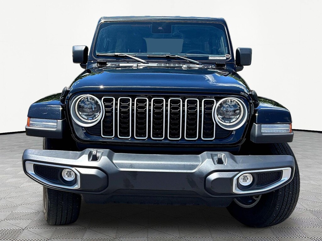 Used 2025 Jeep Wrangler Sahara SUV
