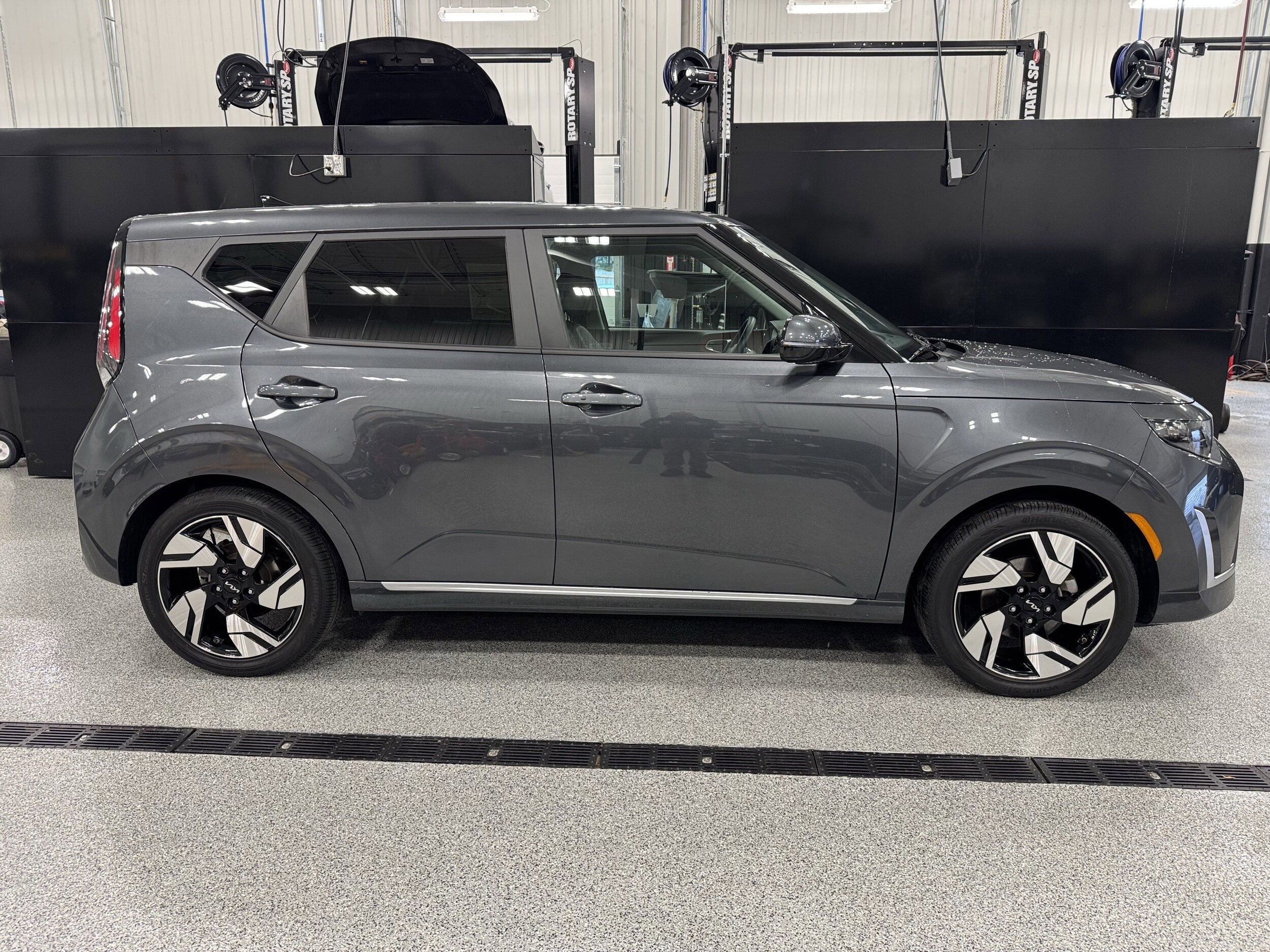 2023 Kia Soul GT-Line photo 2