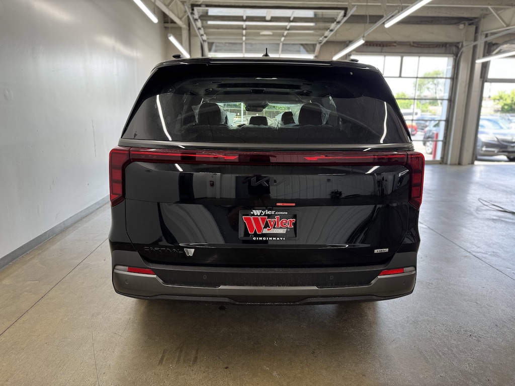 New 2026 Kia Carnival Hybrid SX Van Passenger Van