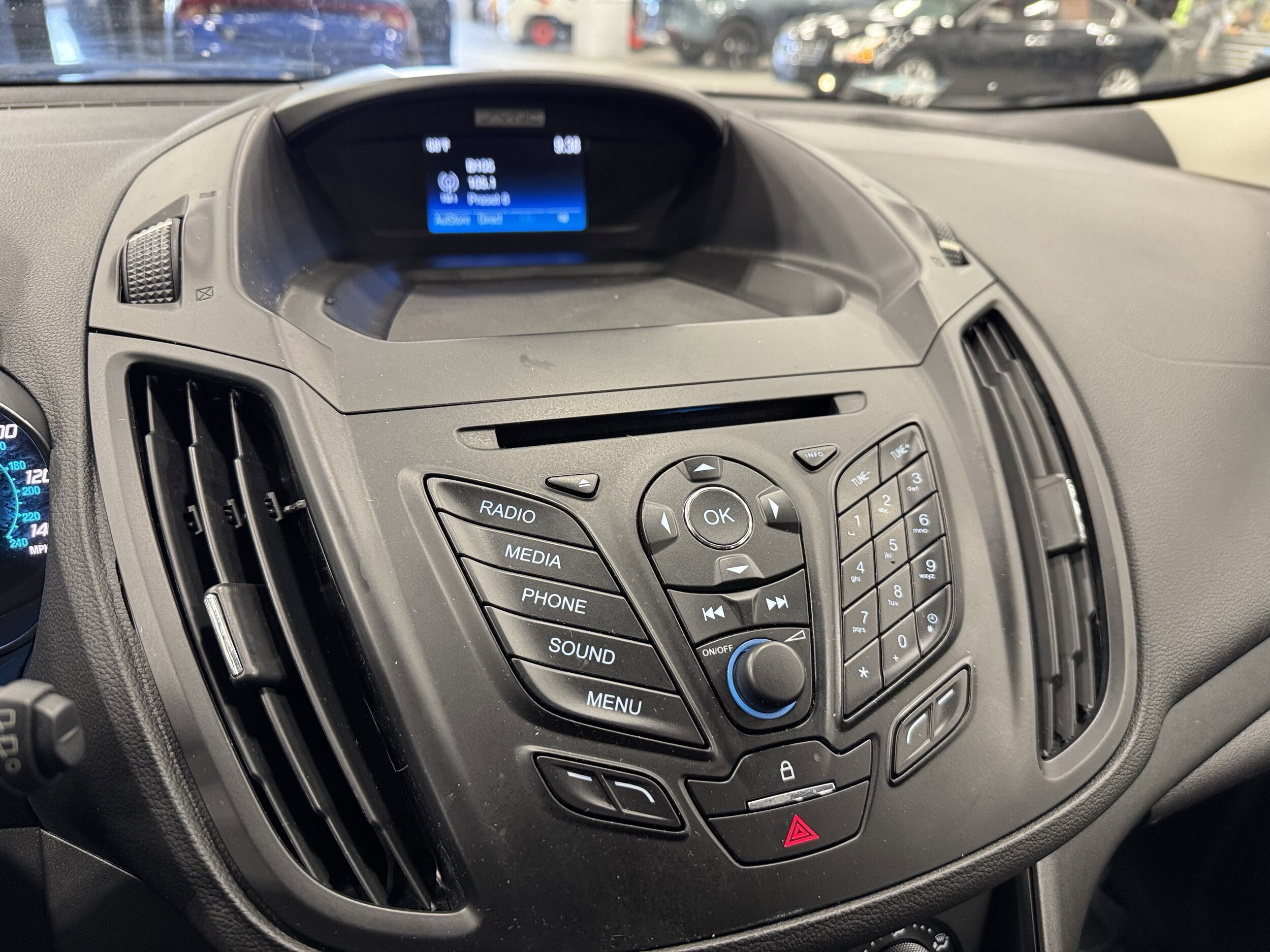 2016 Ford Escape S photo 4