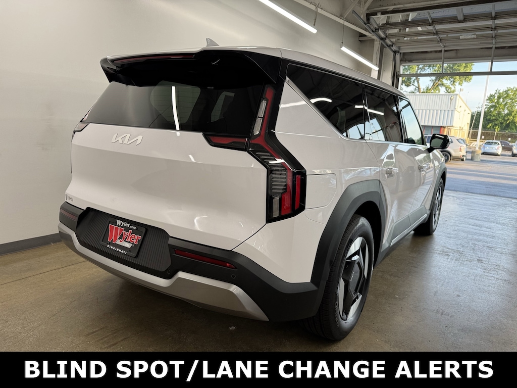 New 2026 Kia EV9 Light Long Range SUV