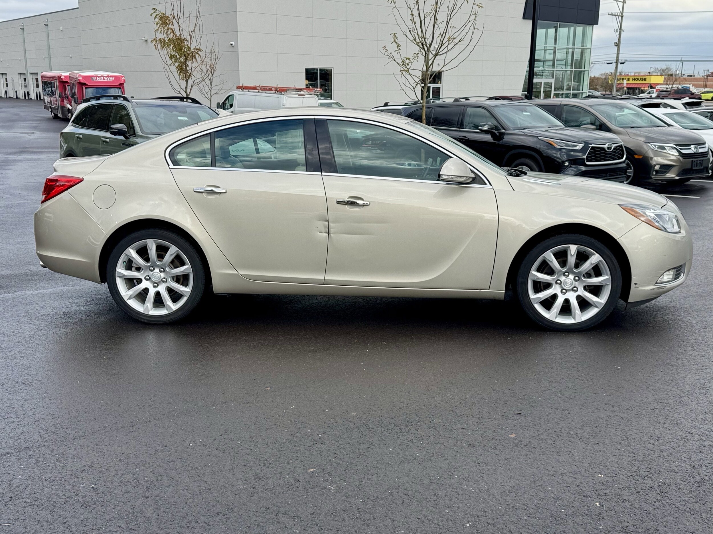 2013 Buick Regal Turbo Premium photo 2