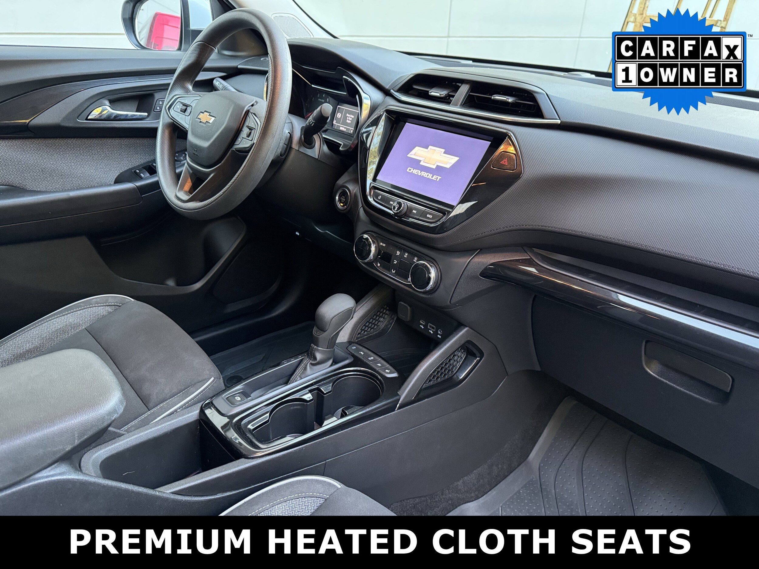 2022 Chevrolet Trailblazer LT photo 2