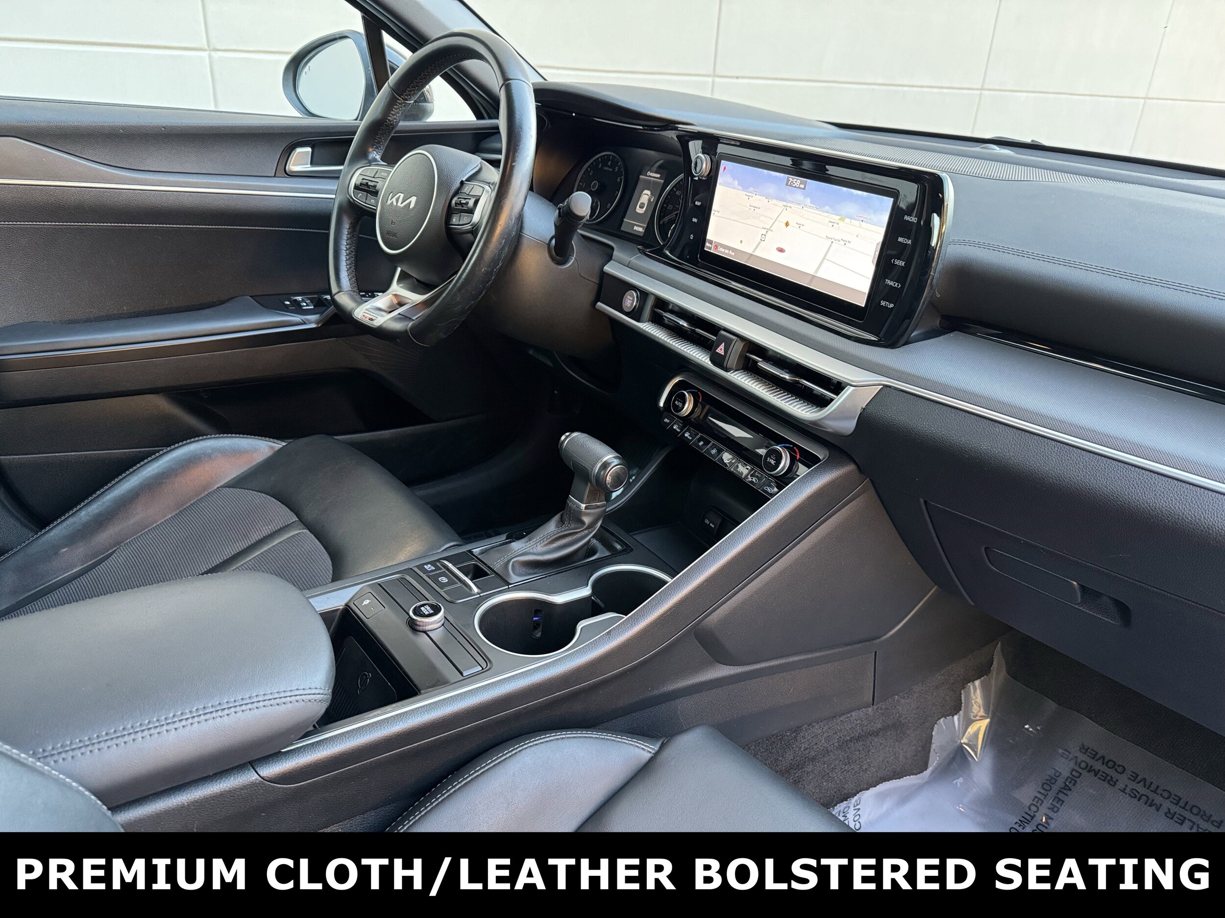 2022 Kia K5 GT-Line photo 4