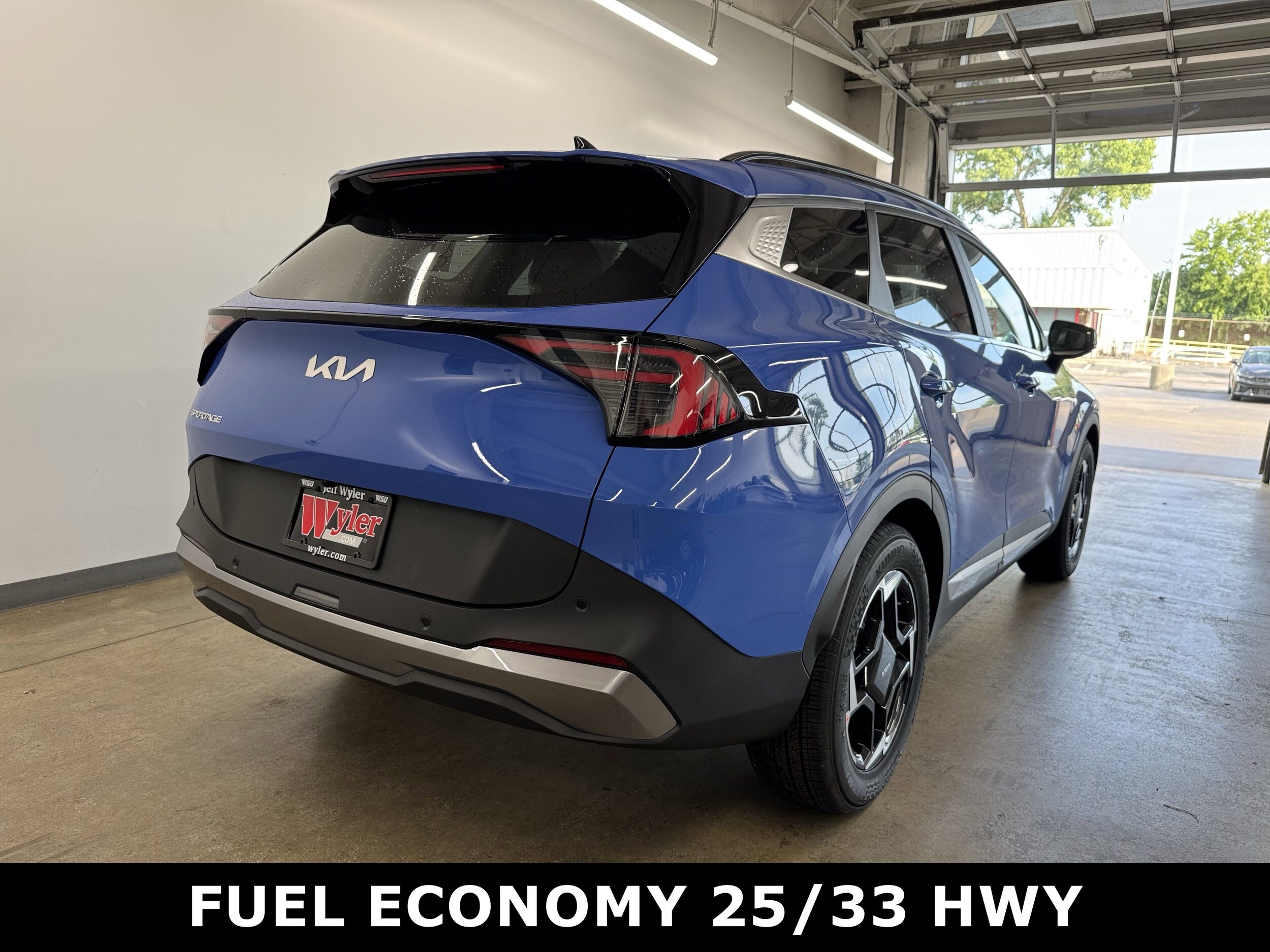 2026 Kia Sportage EX photo 3