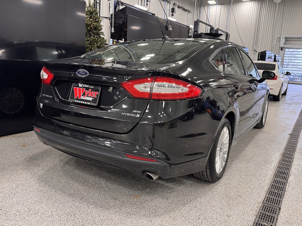 Used 2013 Ford Fusion Hybrid SE Sedan