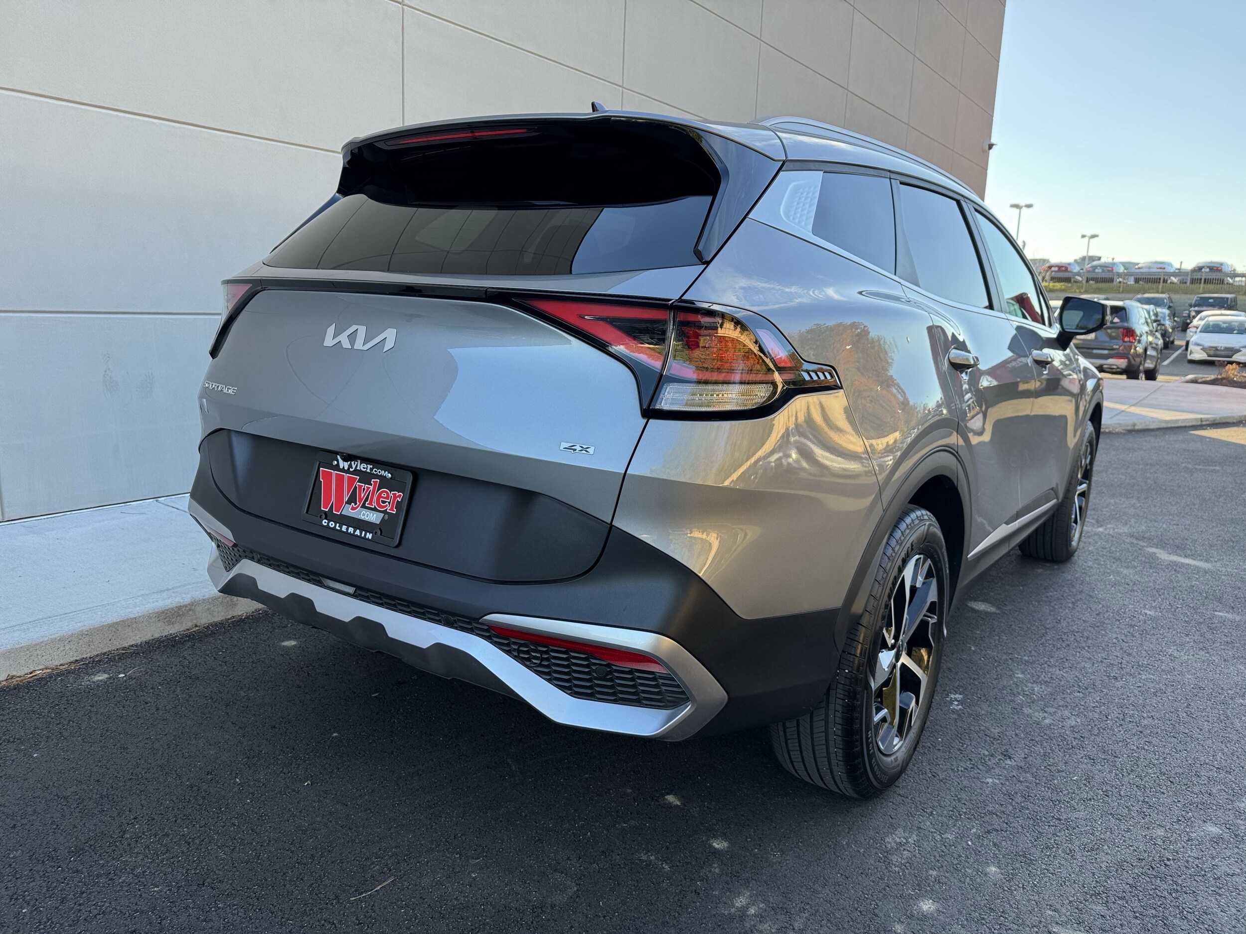 2024 Kia Sportage EX photo 3