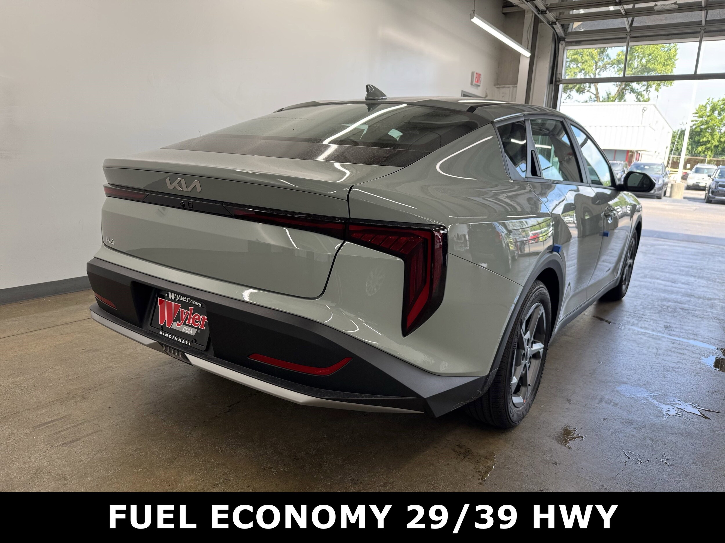 2025 Kia K4 LXS photo 2