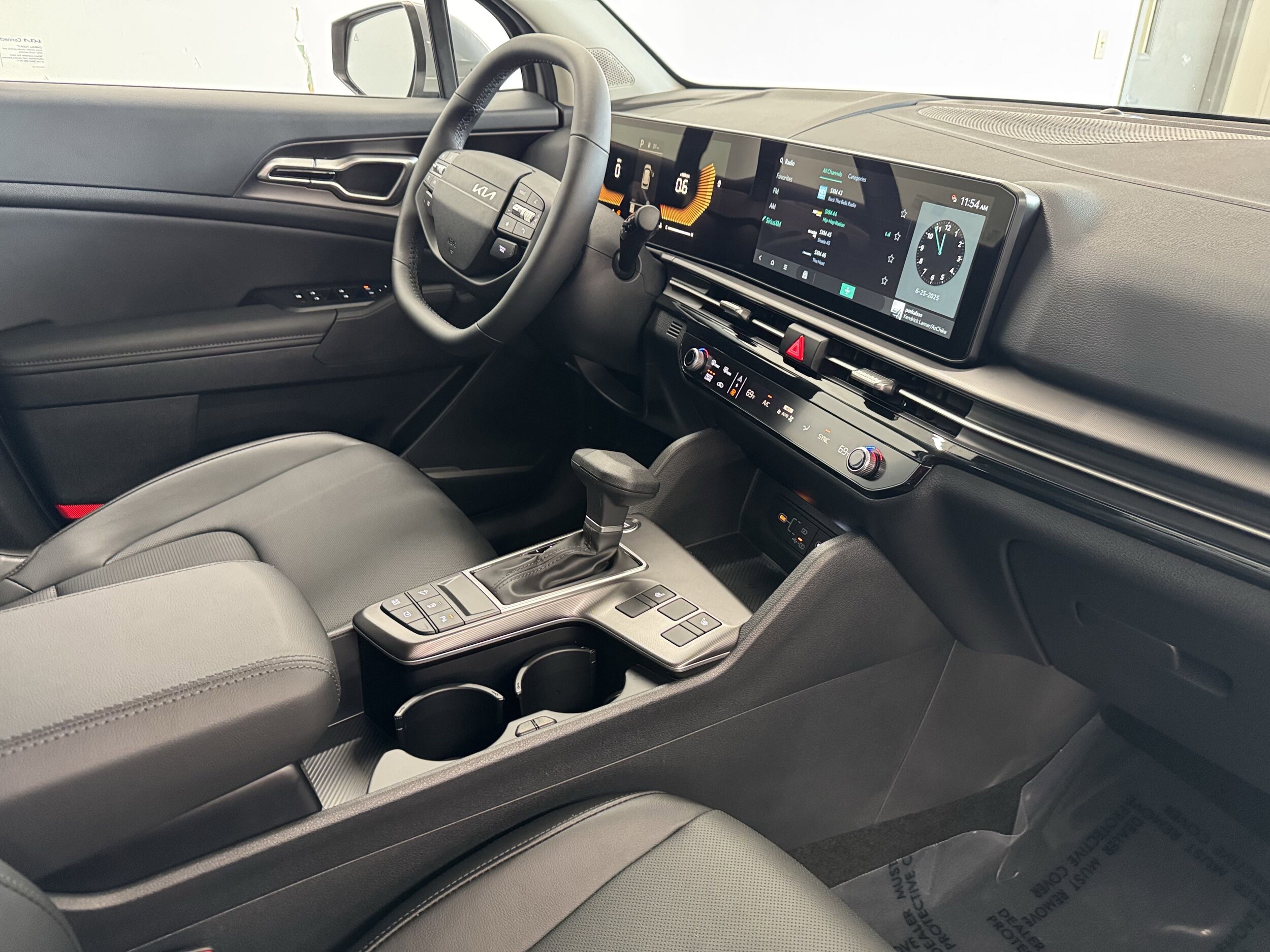 2026 Kia Sportage EX photo 3