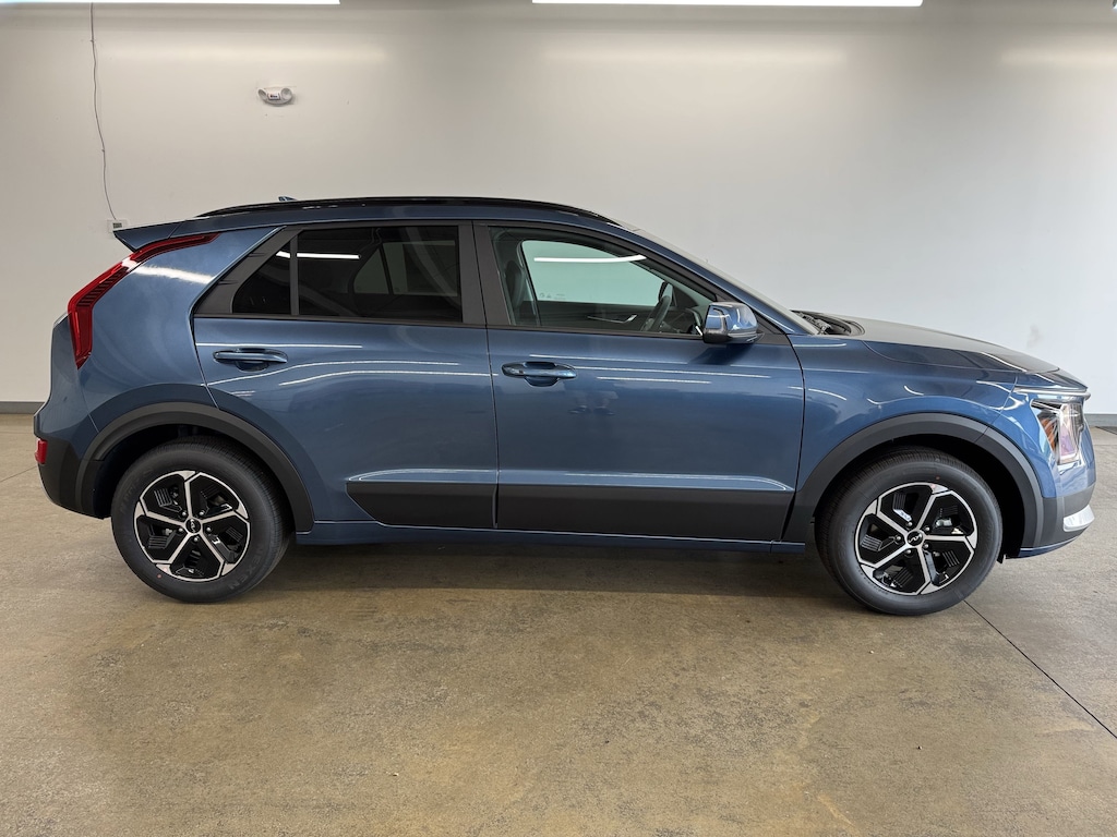 New 2025 Kia Niro EX SUV