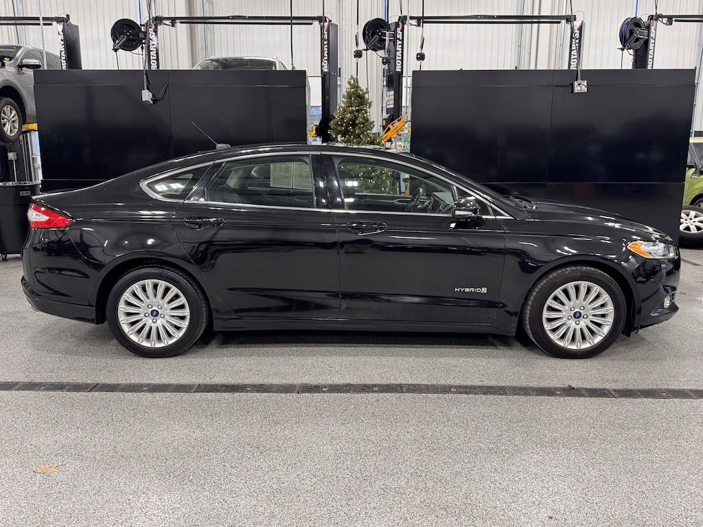 Used 2013 Ford Fusion Hybrid SE Sedan
