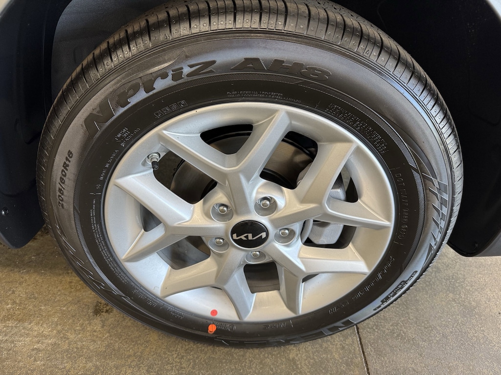 New 2025 Kia Soul LX Hatchback