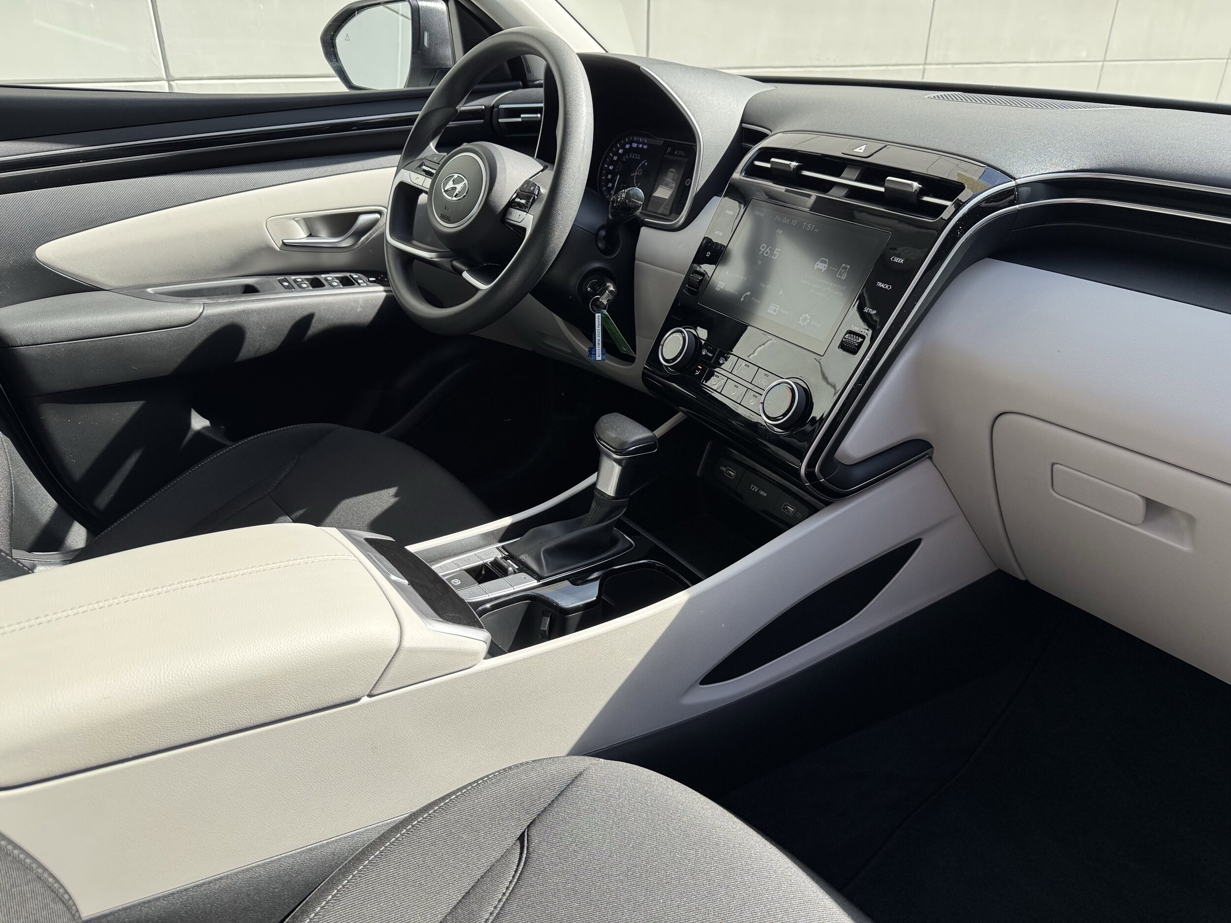 2023 Hyundai Tucson SE photo 2