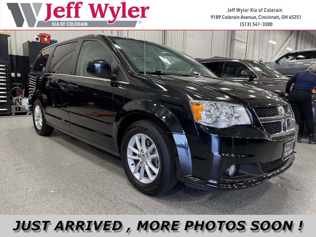 Used 2020 Dodge Grand Caravan SXT Van Passenger Van