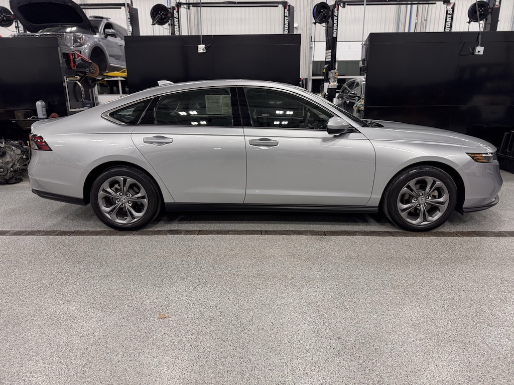 Used 2024 Honda Accord EX Sedan