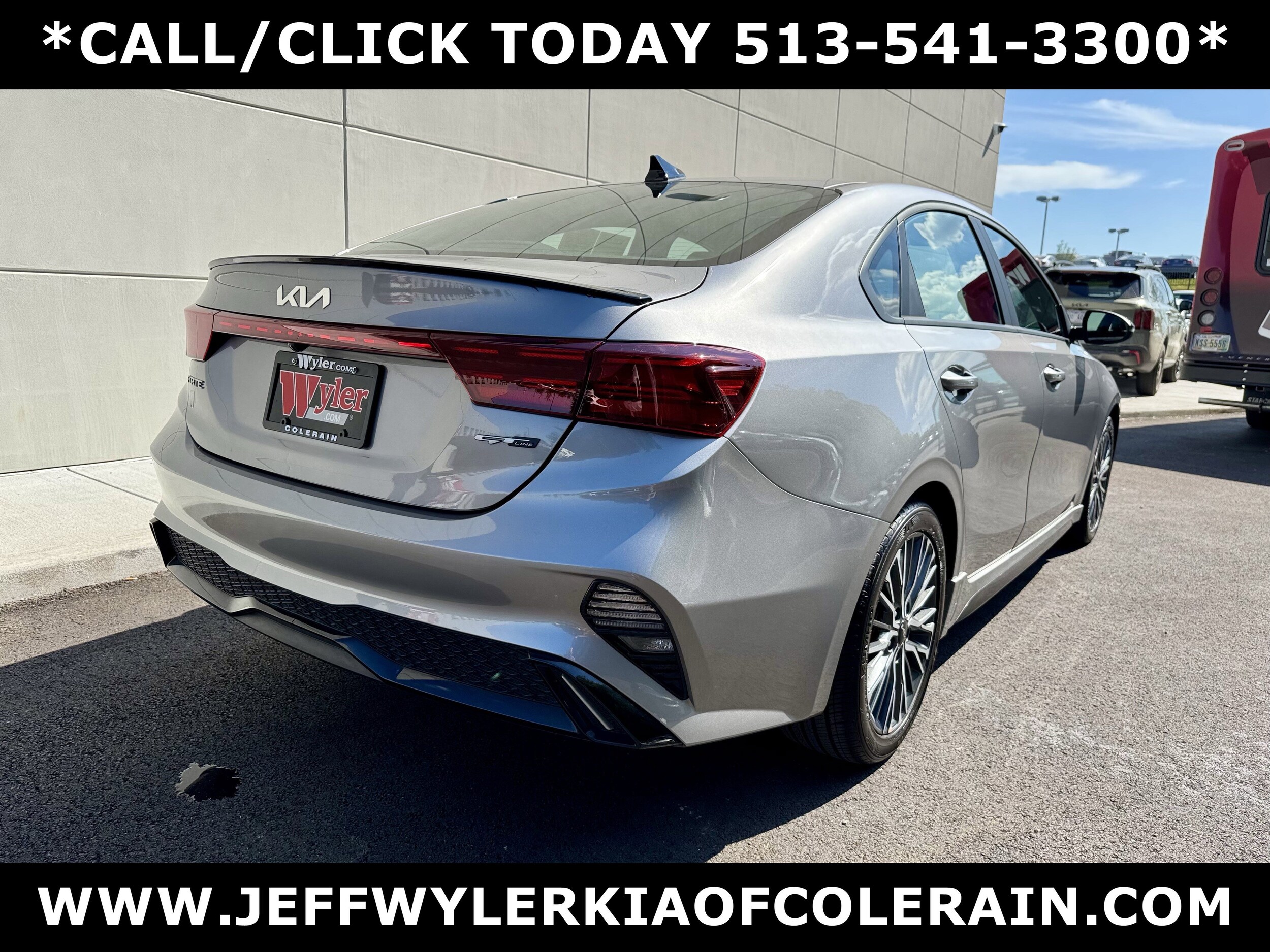 2023 Kia Forte GT-Line photo 3